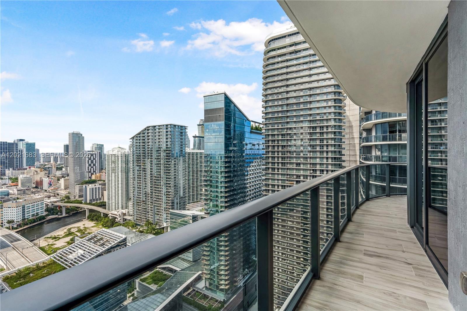 55 SW 9th St #4001