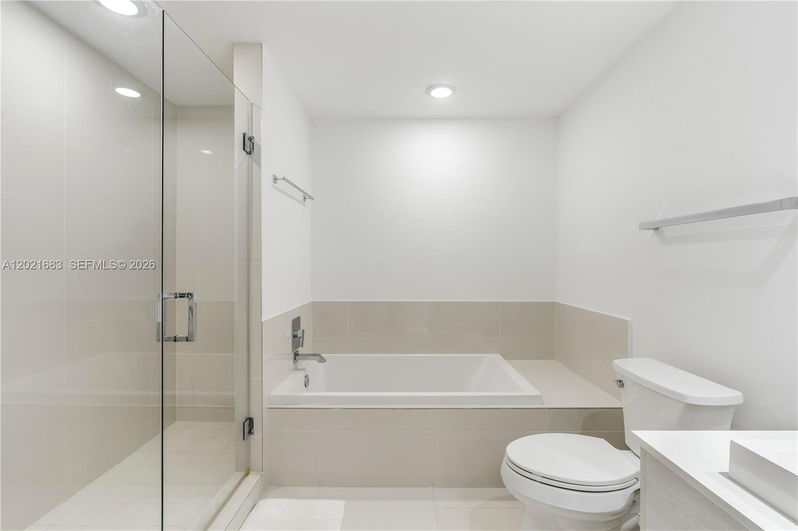 55 SW 9th St #4001 Miami, FL 33130