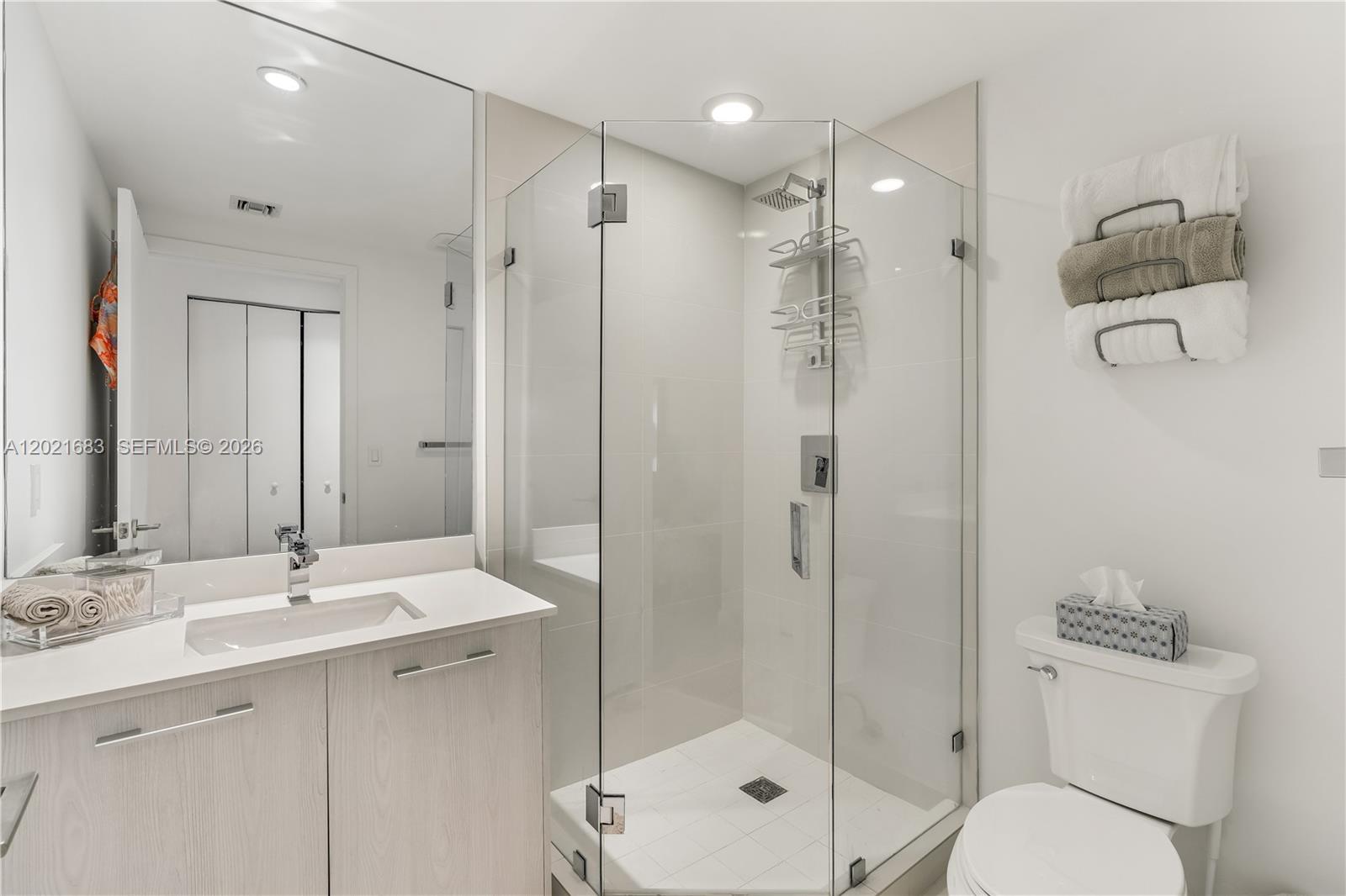 55 SW 9th St #4001 Miami, FL 33130