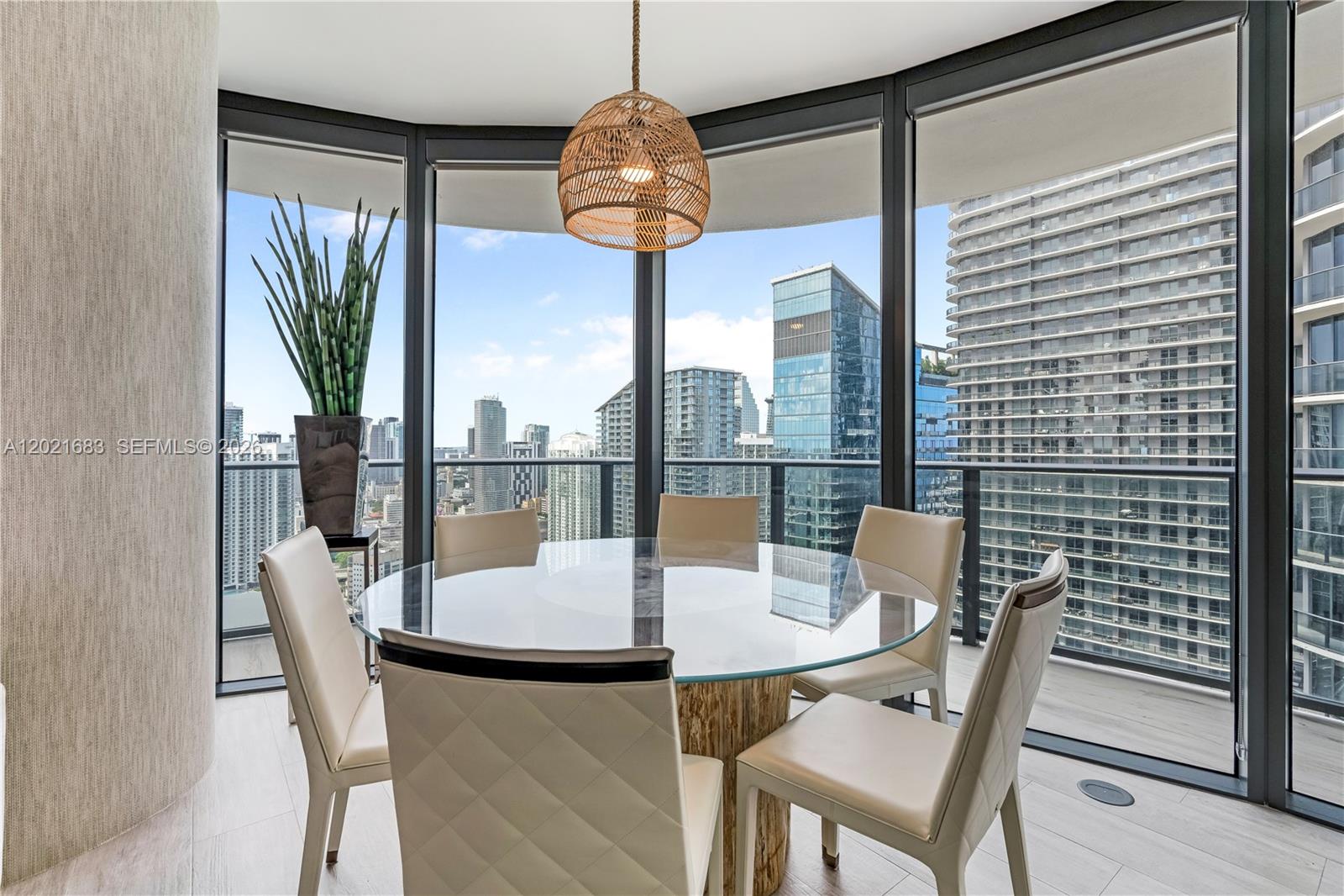 55 SW 9th St #4001 Miami, FL 33130