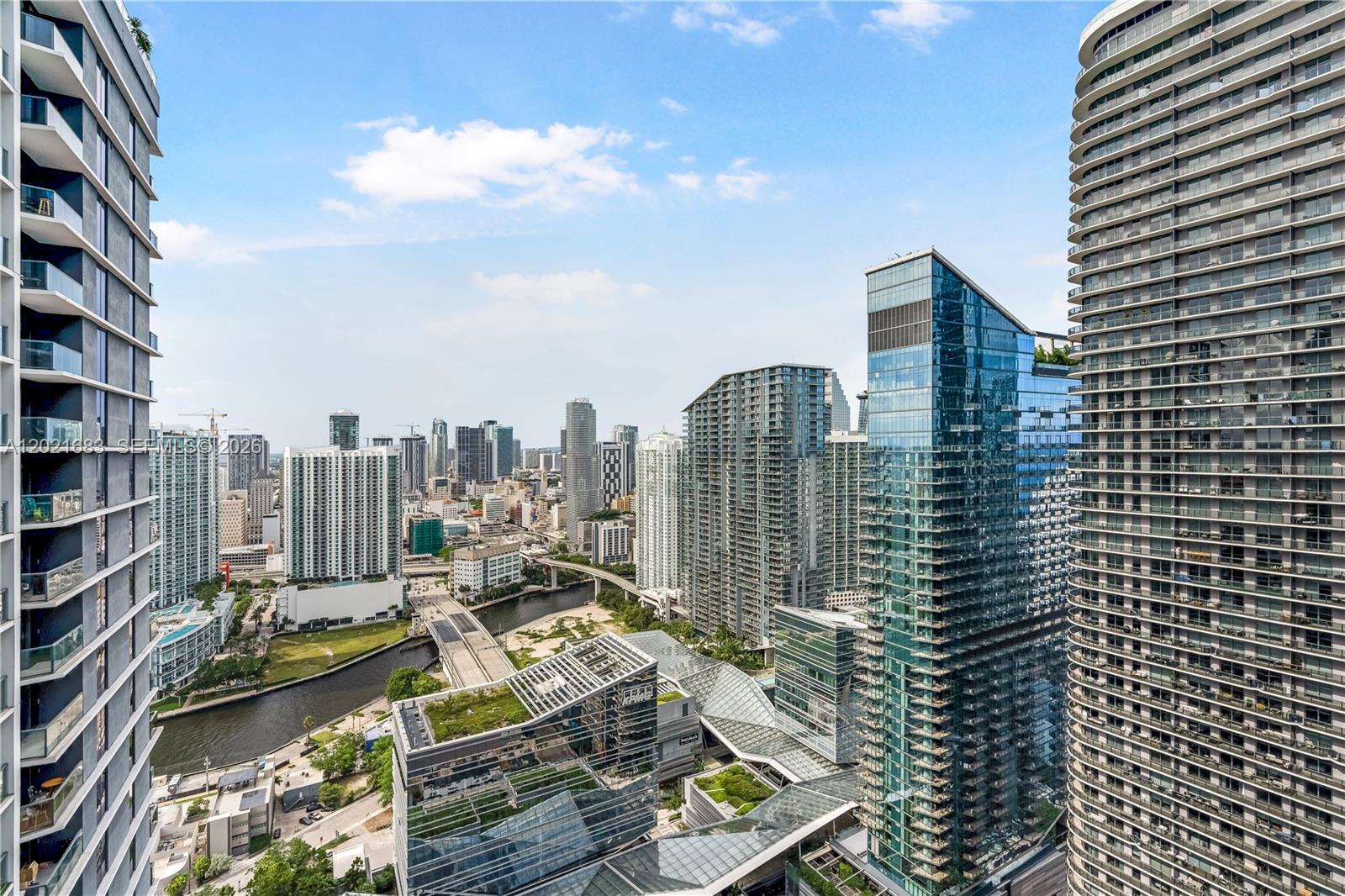 55 SW 9th St #4001 Miami, FL 33130