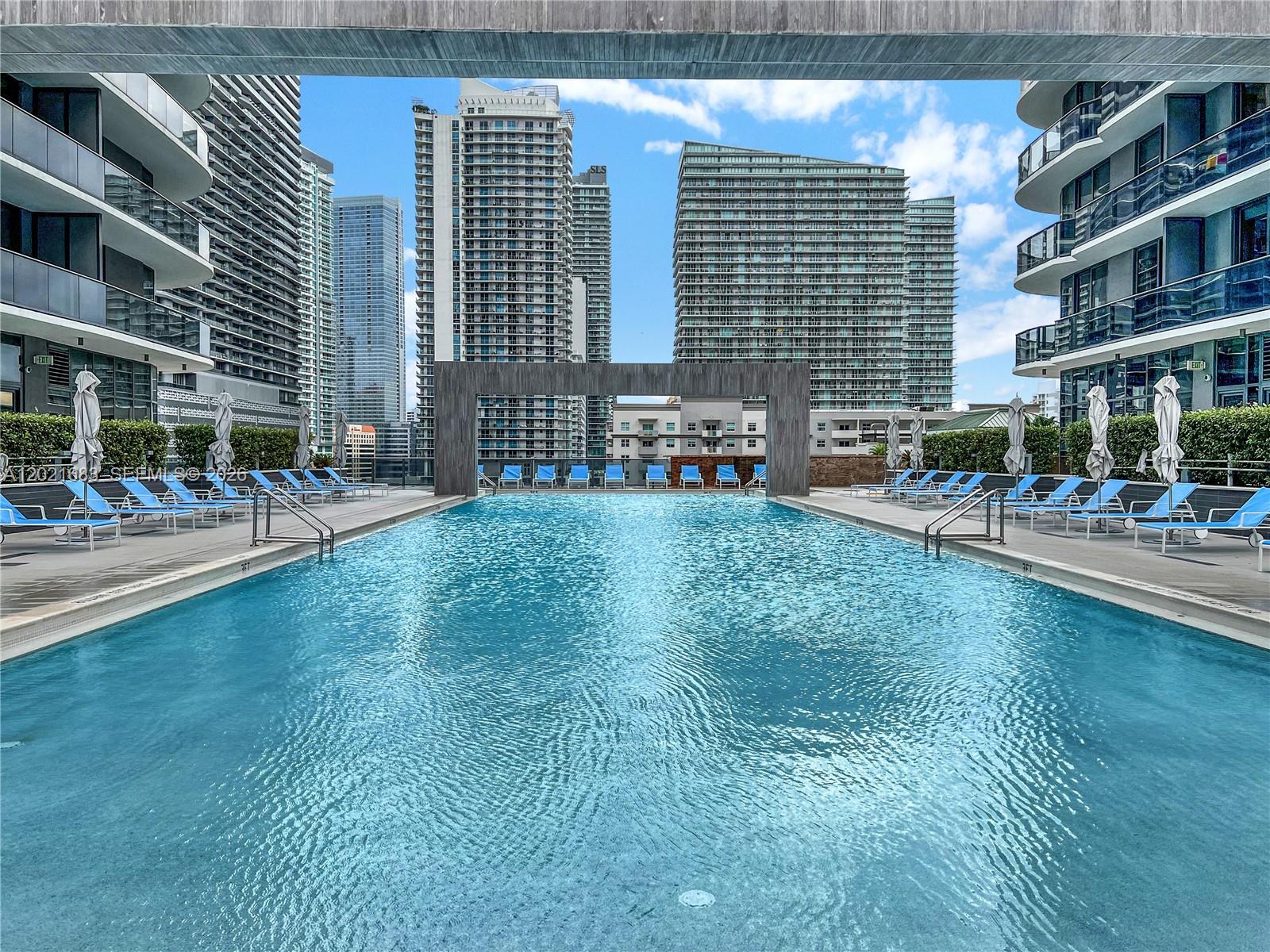 55 SW 9th St #4001 Miami, FL 33130
