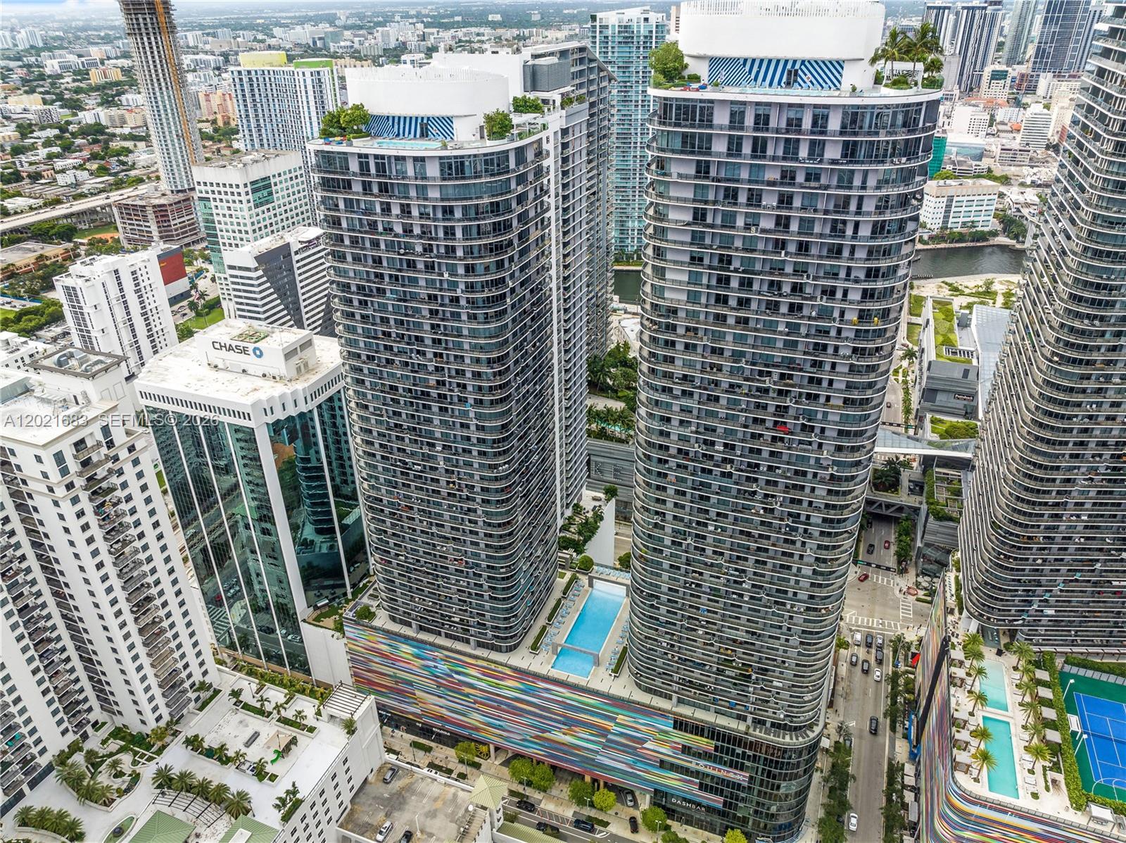 55 SW 9th St #4001 Miami, FL 33130
