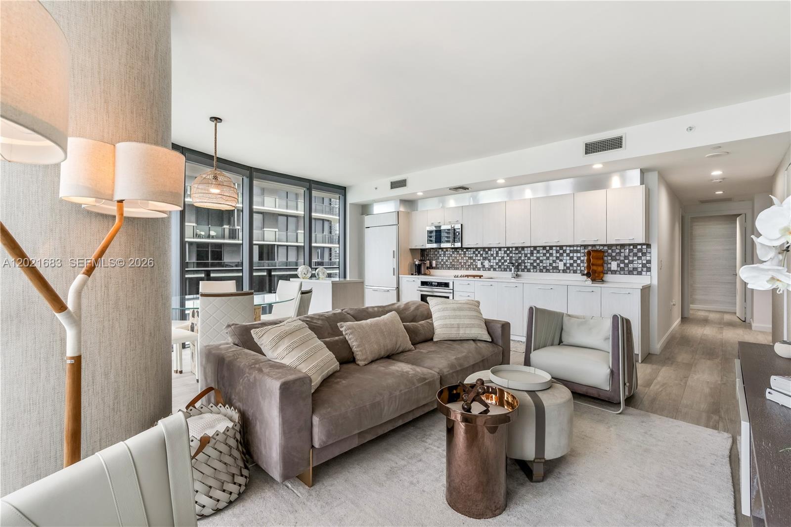 55 SW 9th St #4001 Miami, FL 33130