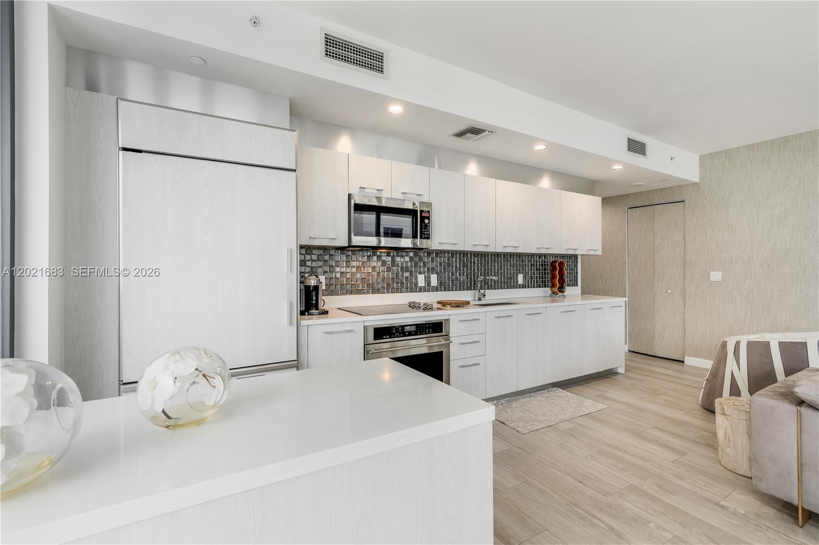 55 SW 9th St #4001 Miami, FL 33130