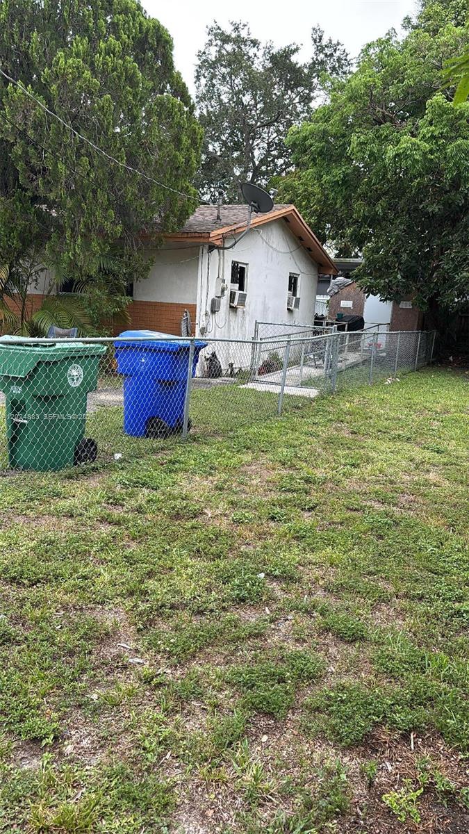 3760 Oak Ave Miami, FL 33133