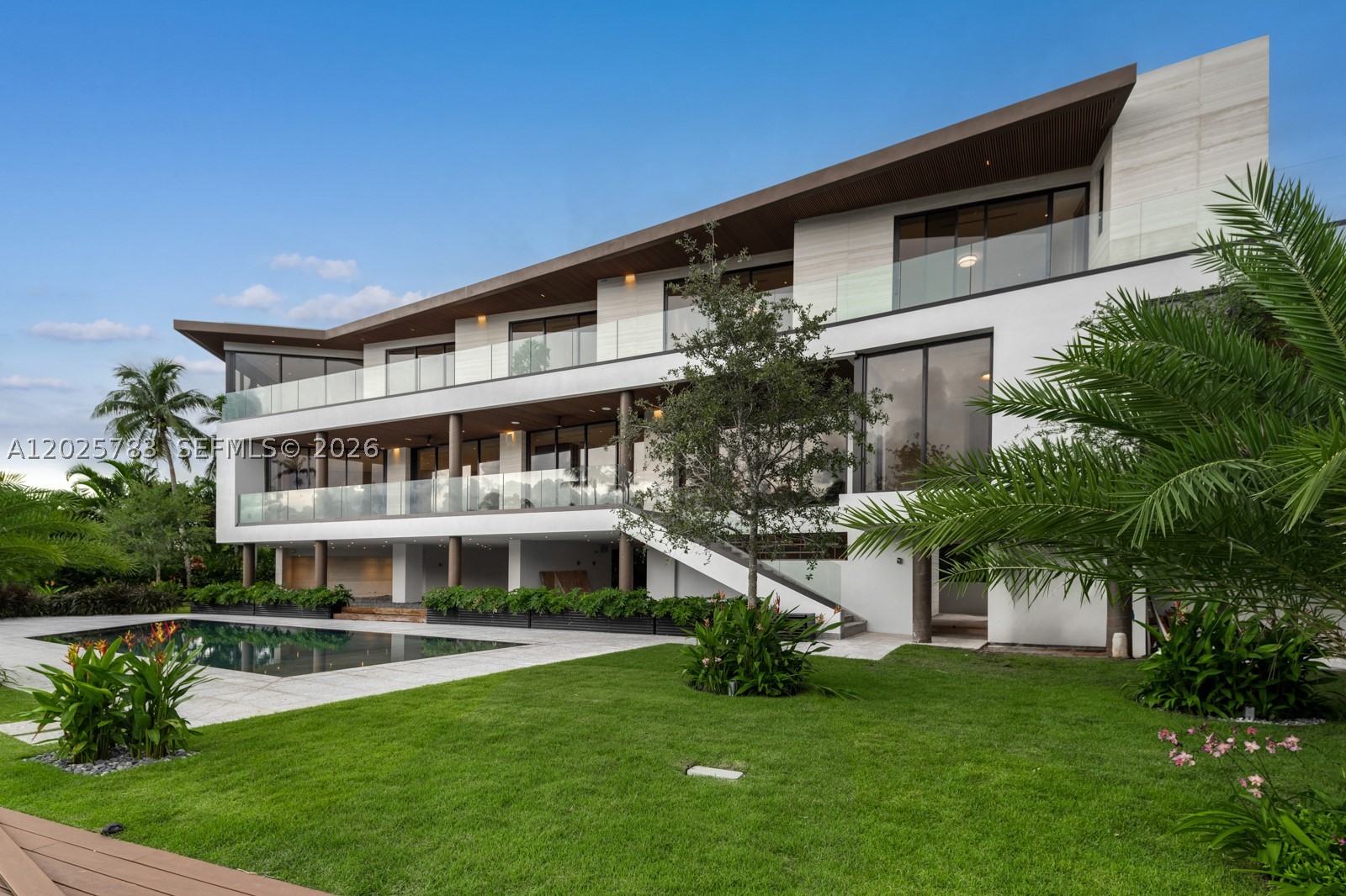 6941 Sunrise Ct Coral Gables, FL 33133
