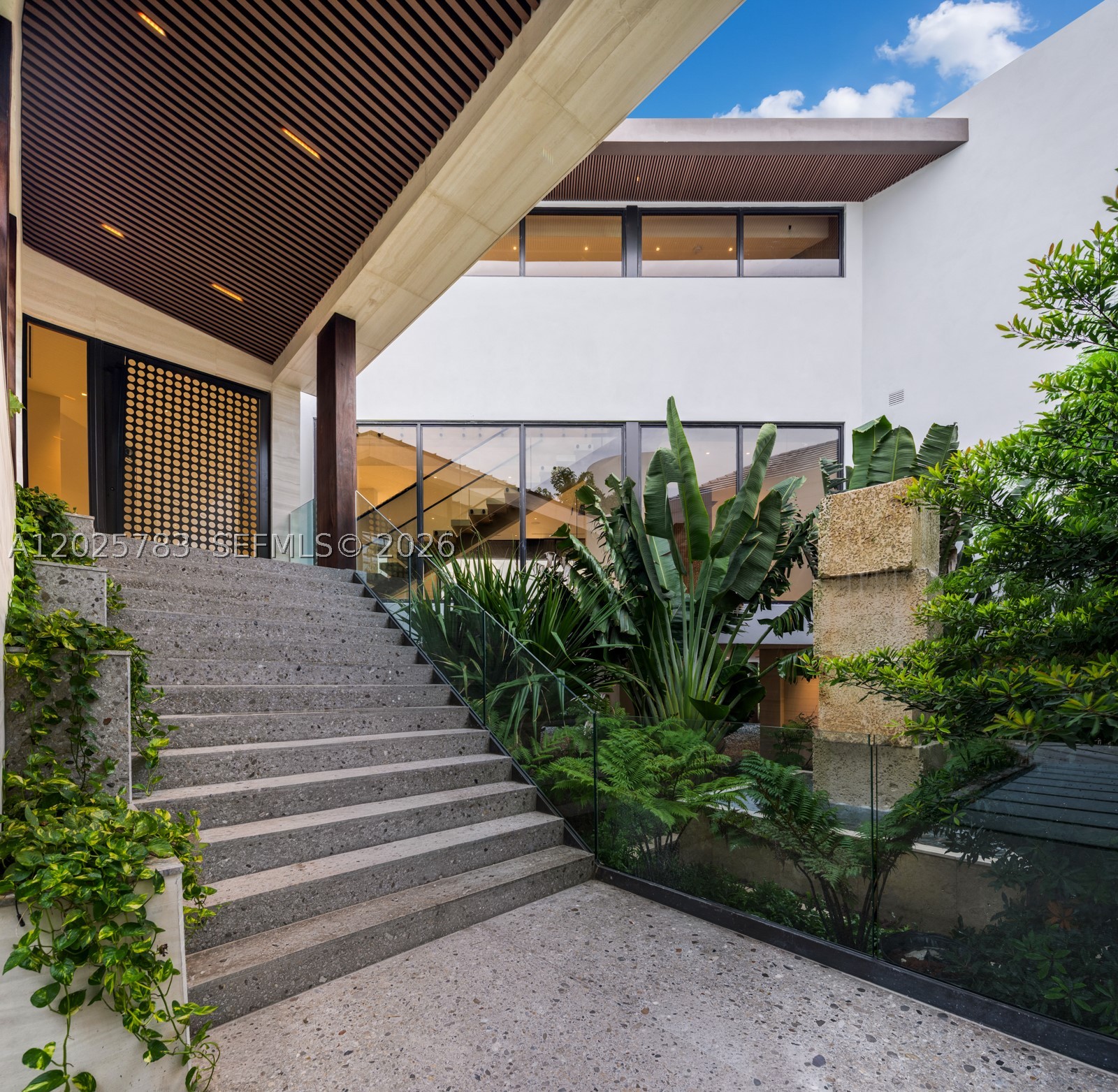 6941 Sunrise Ct Coral Gables, FL 33133