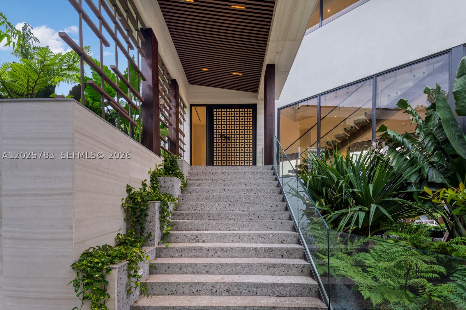 6941 Sunrise Ct Coral Gables, FL 33133