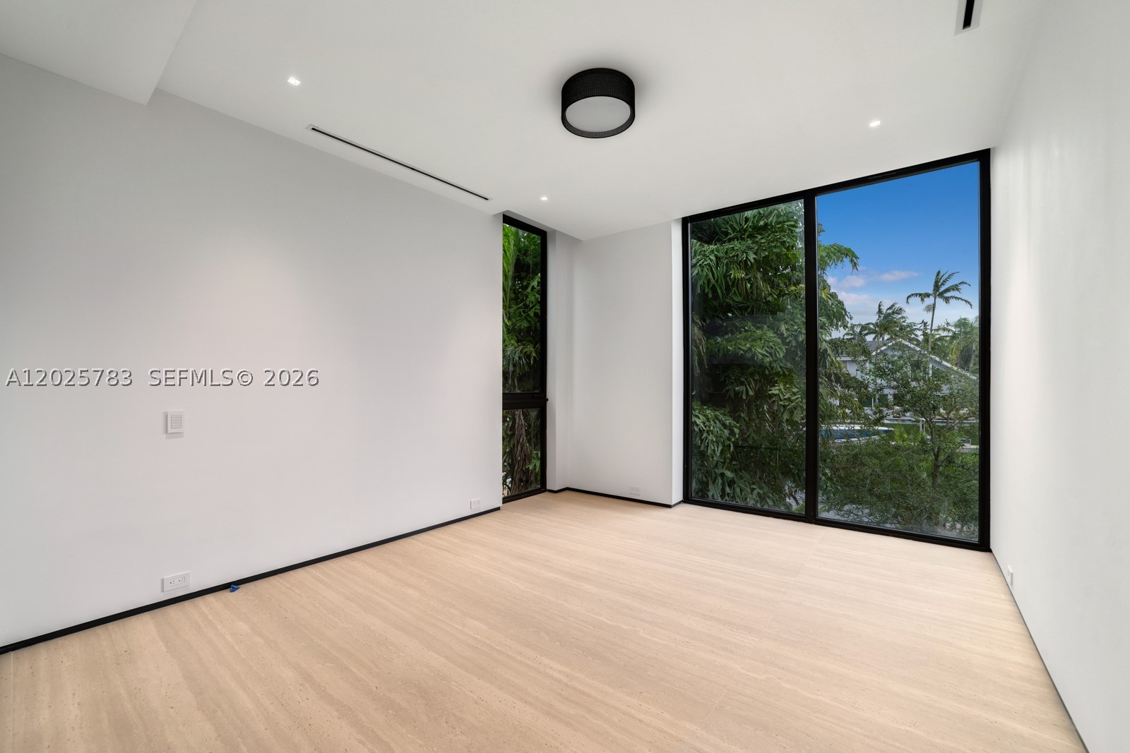 6941 Sunrise Ct Coral Gables, FL 33133