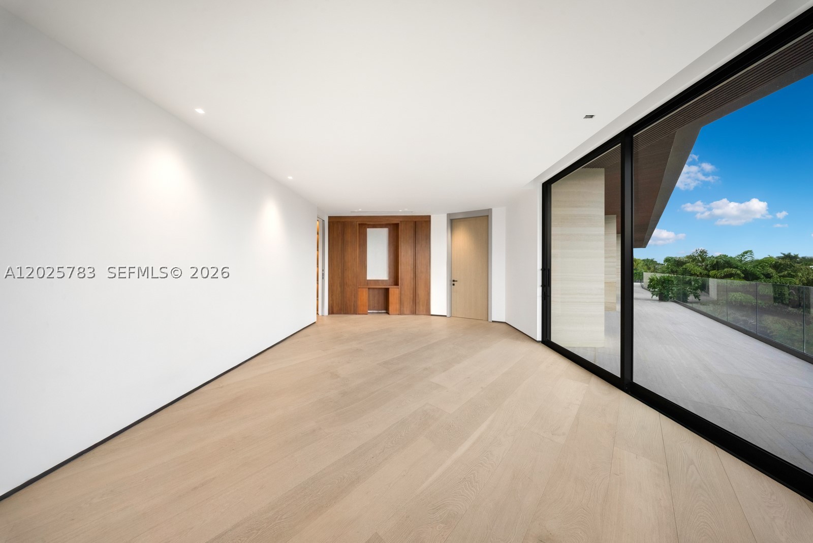 6941 Sunrise Ct Coral Gables, FL 33133