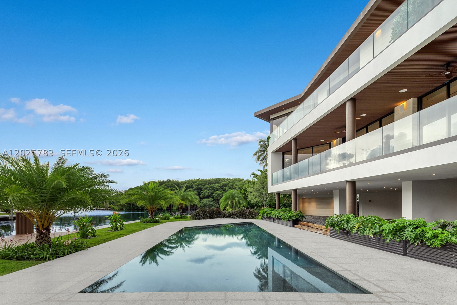 6941 Sunrise Ct Coral Gables, FL 33133