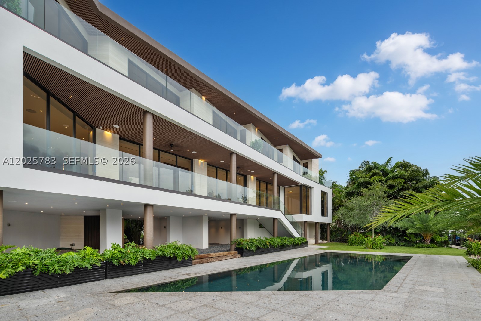 6941 Sunrise Ct Coral Gables, FL 33133