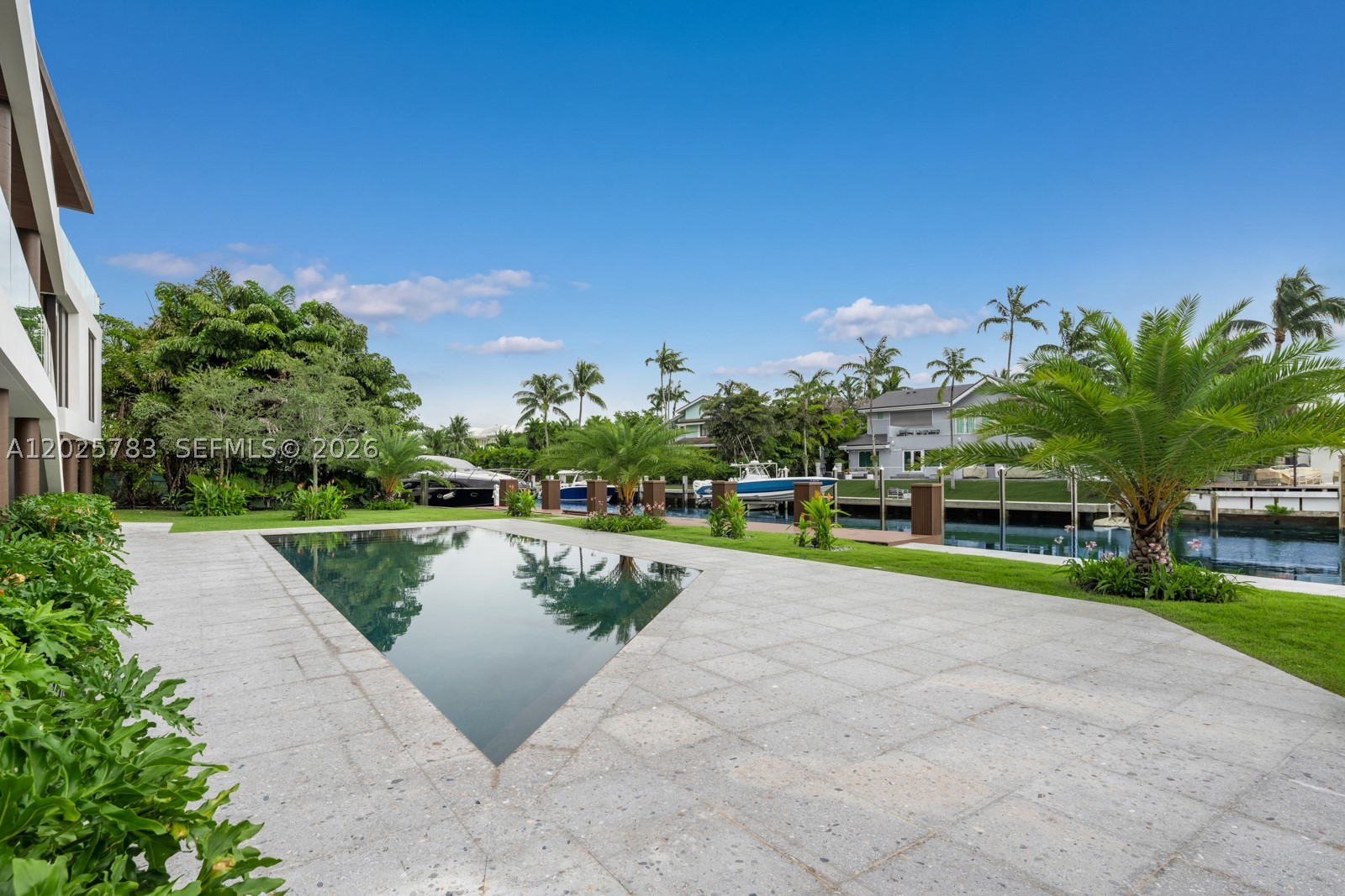 6941 Sunrise Ct Coral Gables, FL 33133