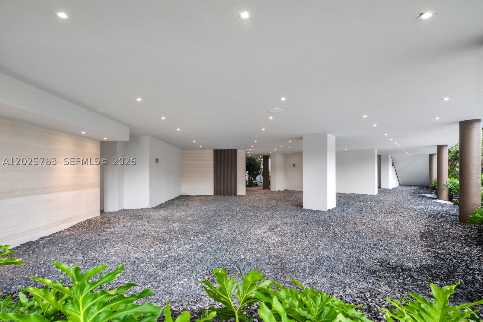 6941 Sunrise Ct Coral Gables, FL 33133