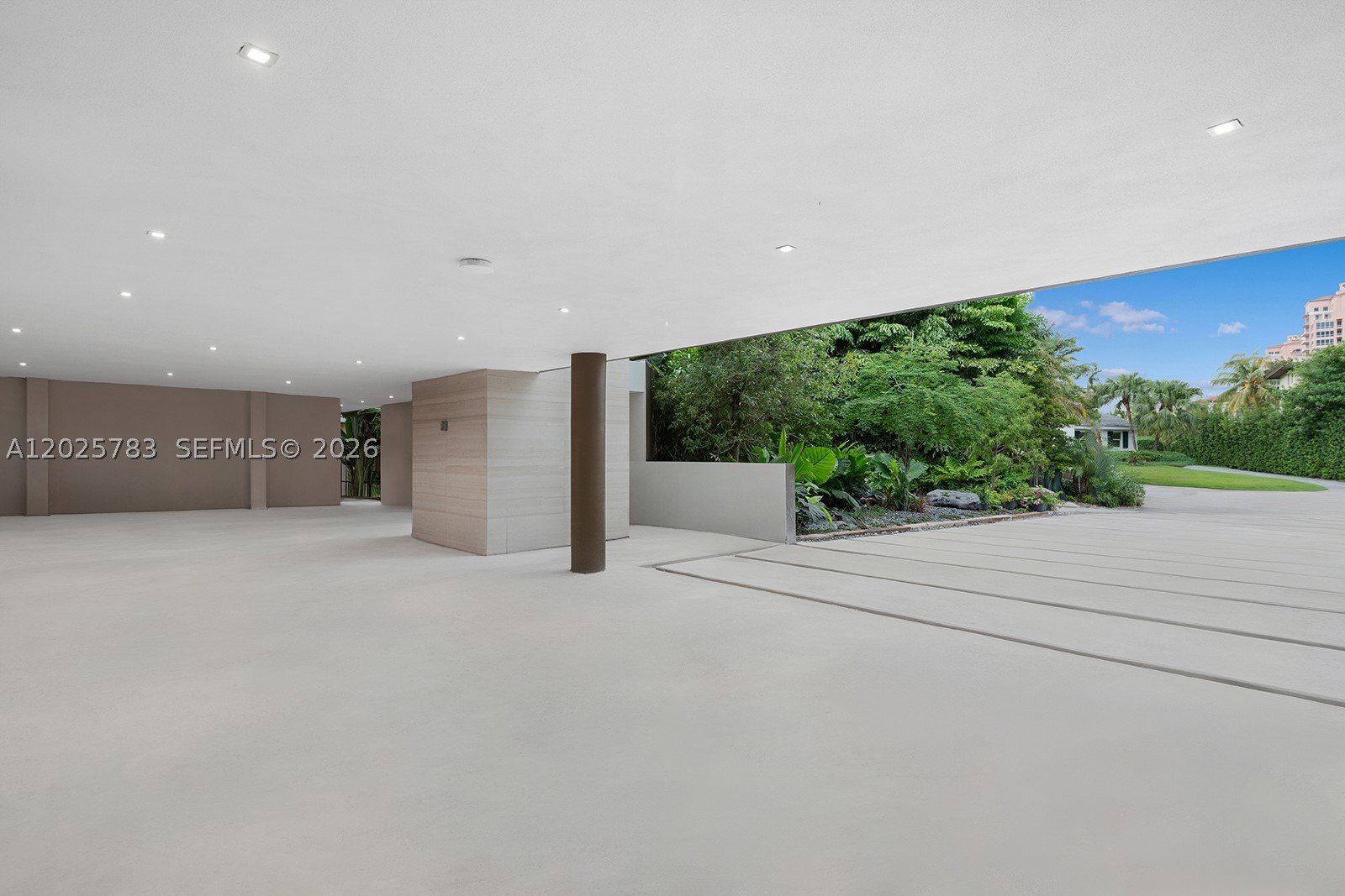 6941 Sunrise Ct Coral Gables, FL 33133