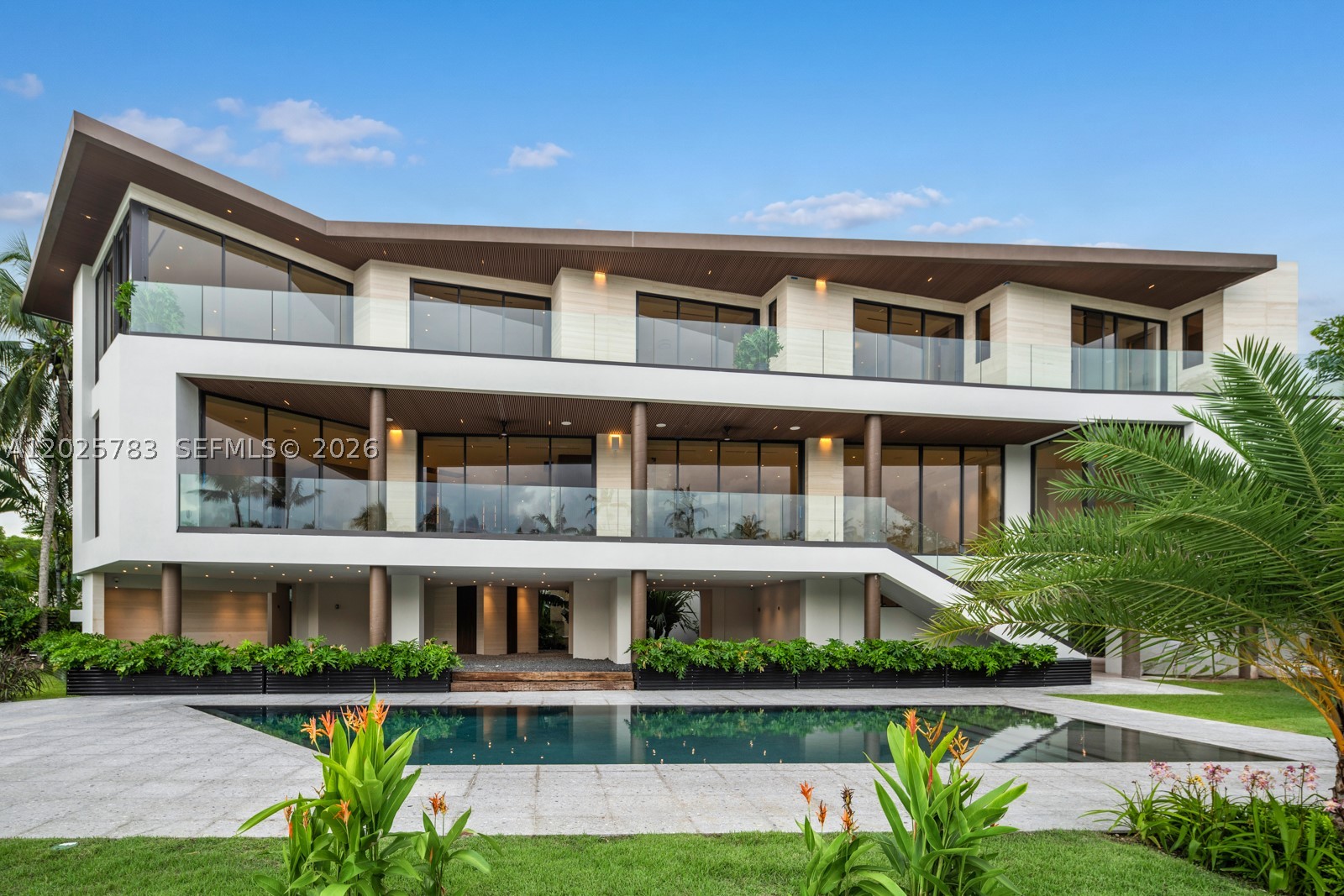 6941 Sunrise Ct Coral Gables, FL 33133