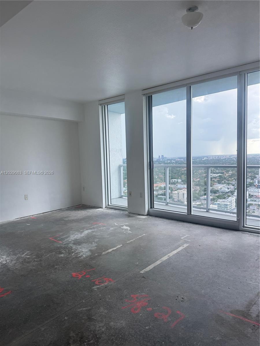 185 SW 7th St #3900