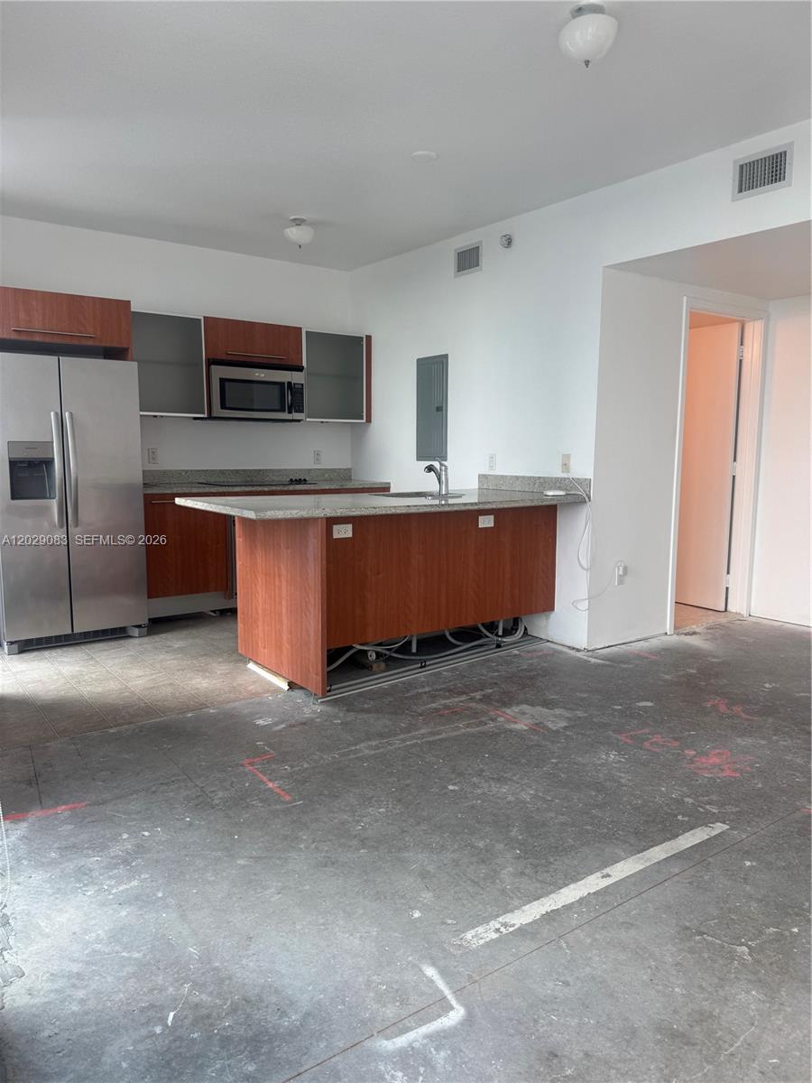 185 SW 7th St #3900 Miami, FL 33130
