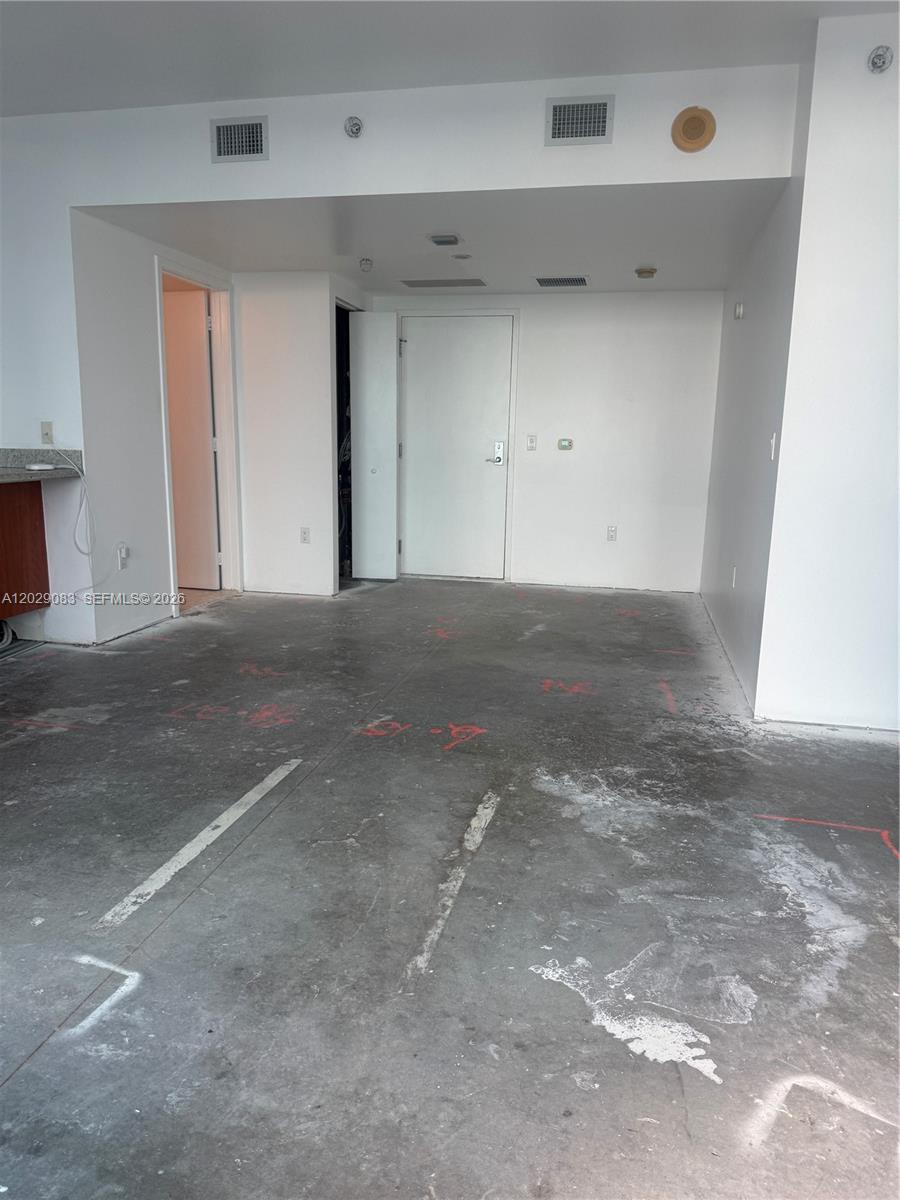 185 SW 7th St #3900 Miami, FL 33130