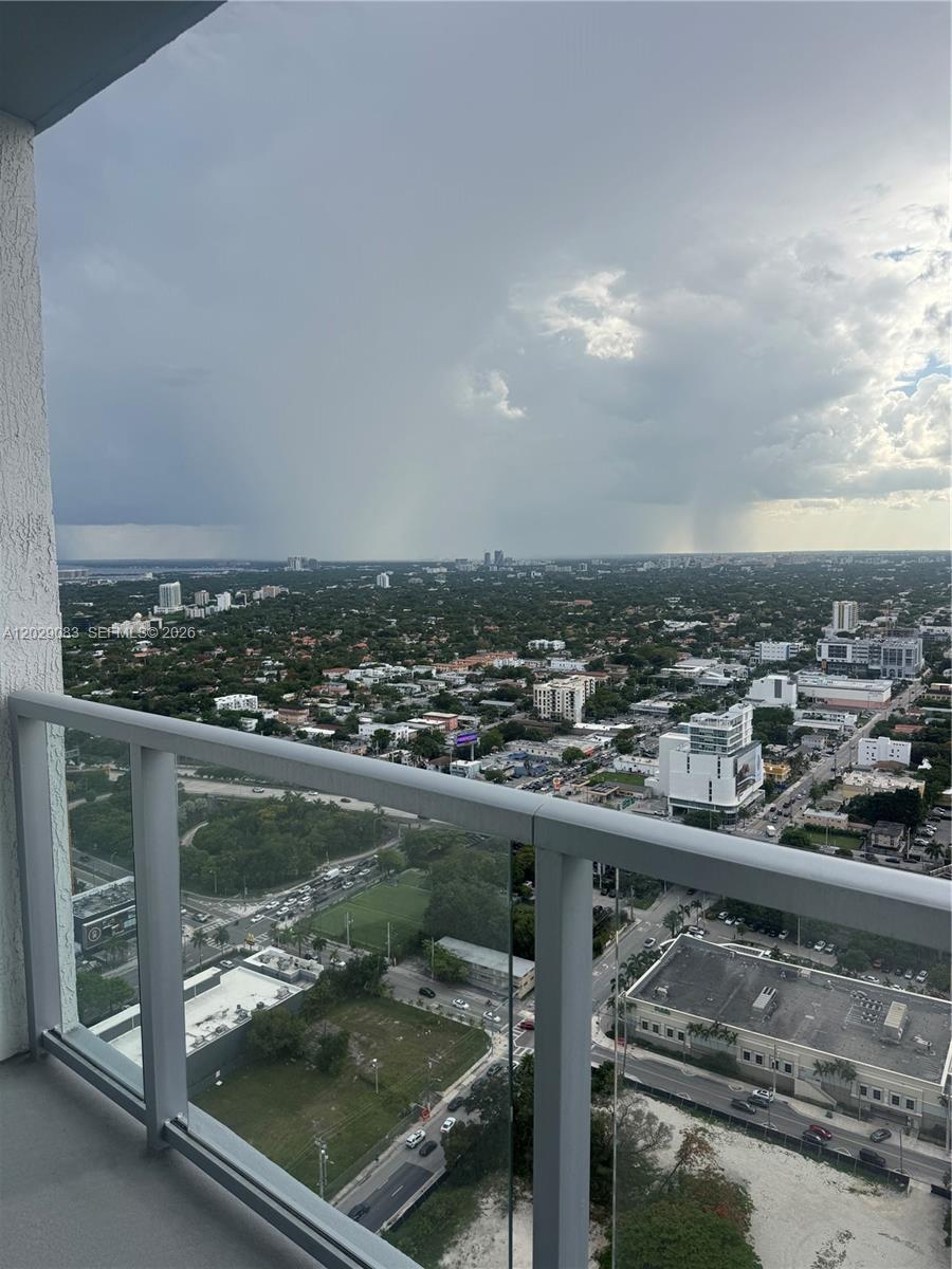 185 SW 7th St #3900 Miami, FL 33130