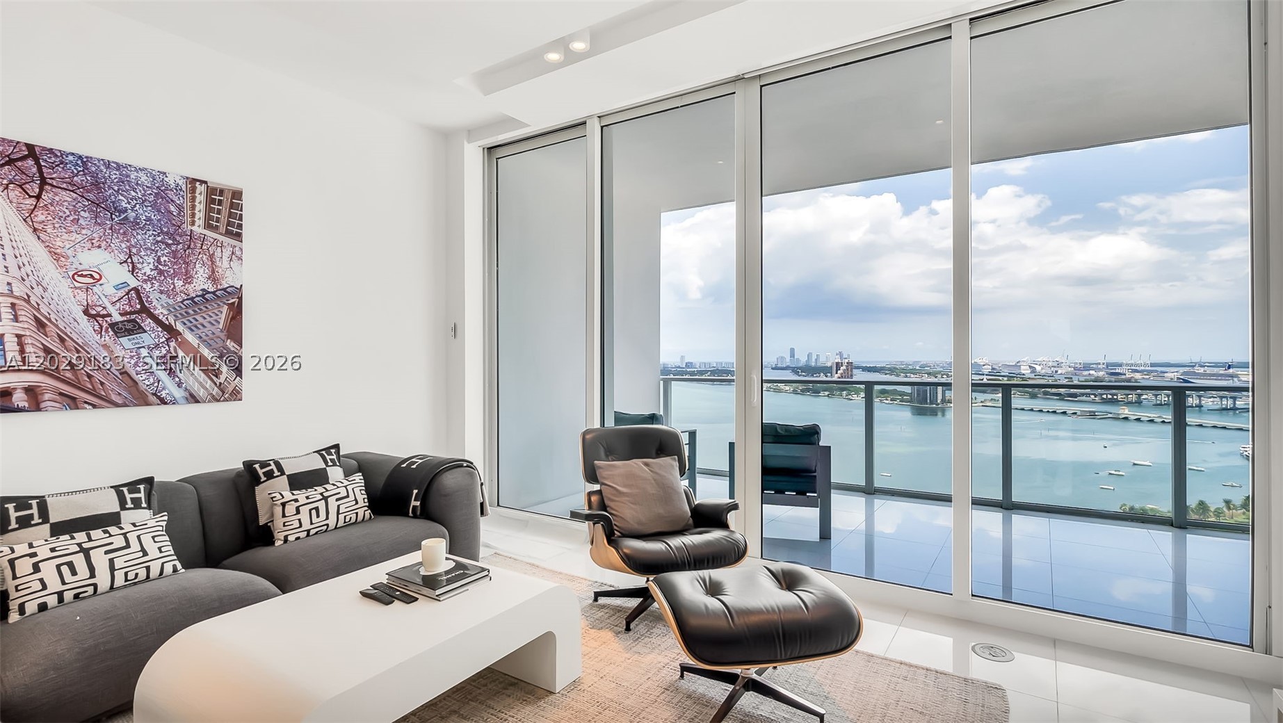 image Paramount Bay19