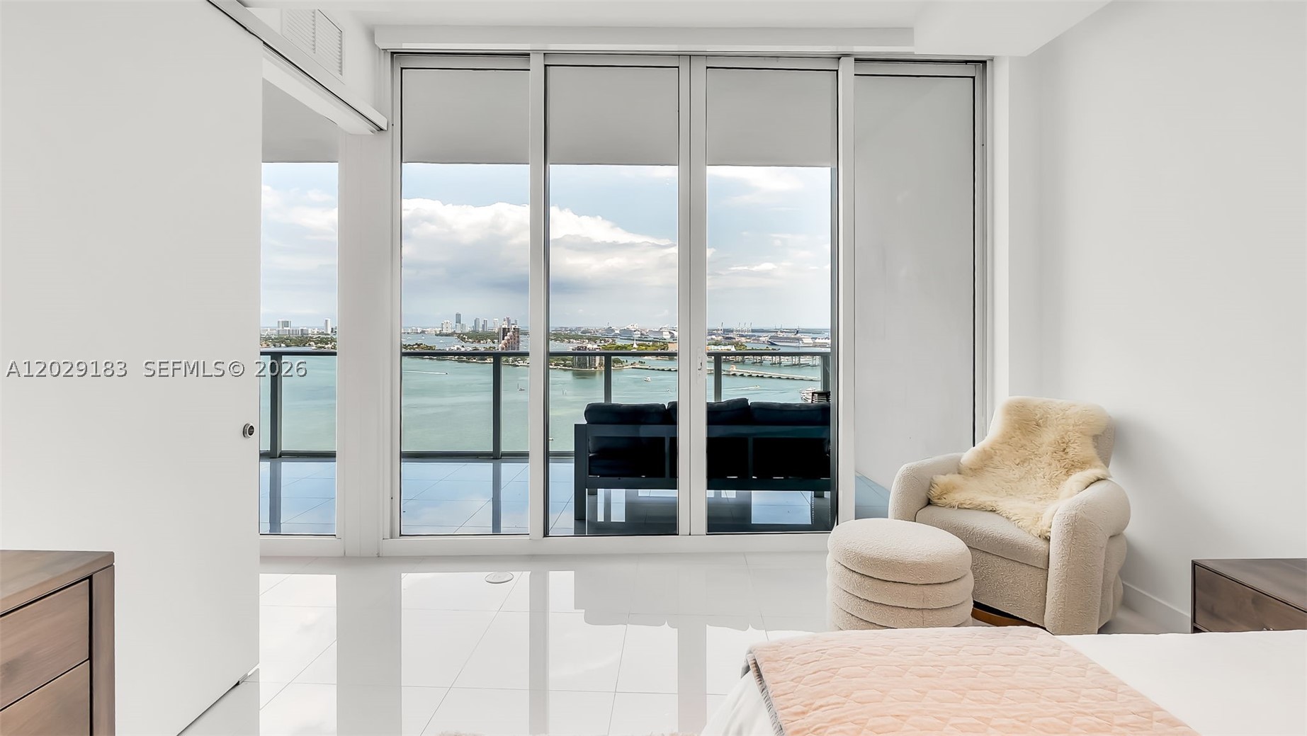 image Paramount Bay21