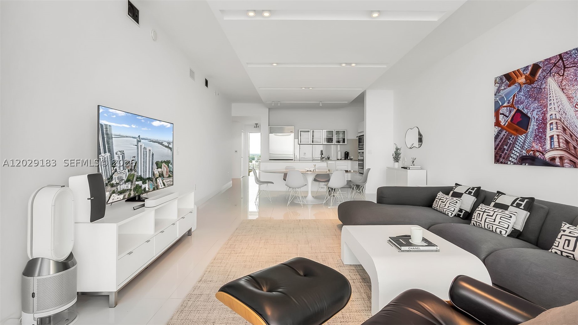 image Paramount Bay28