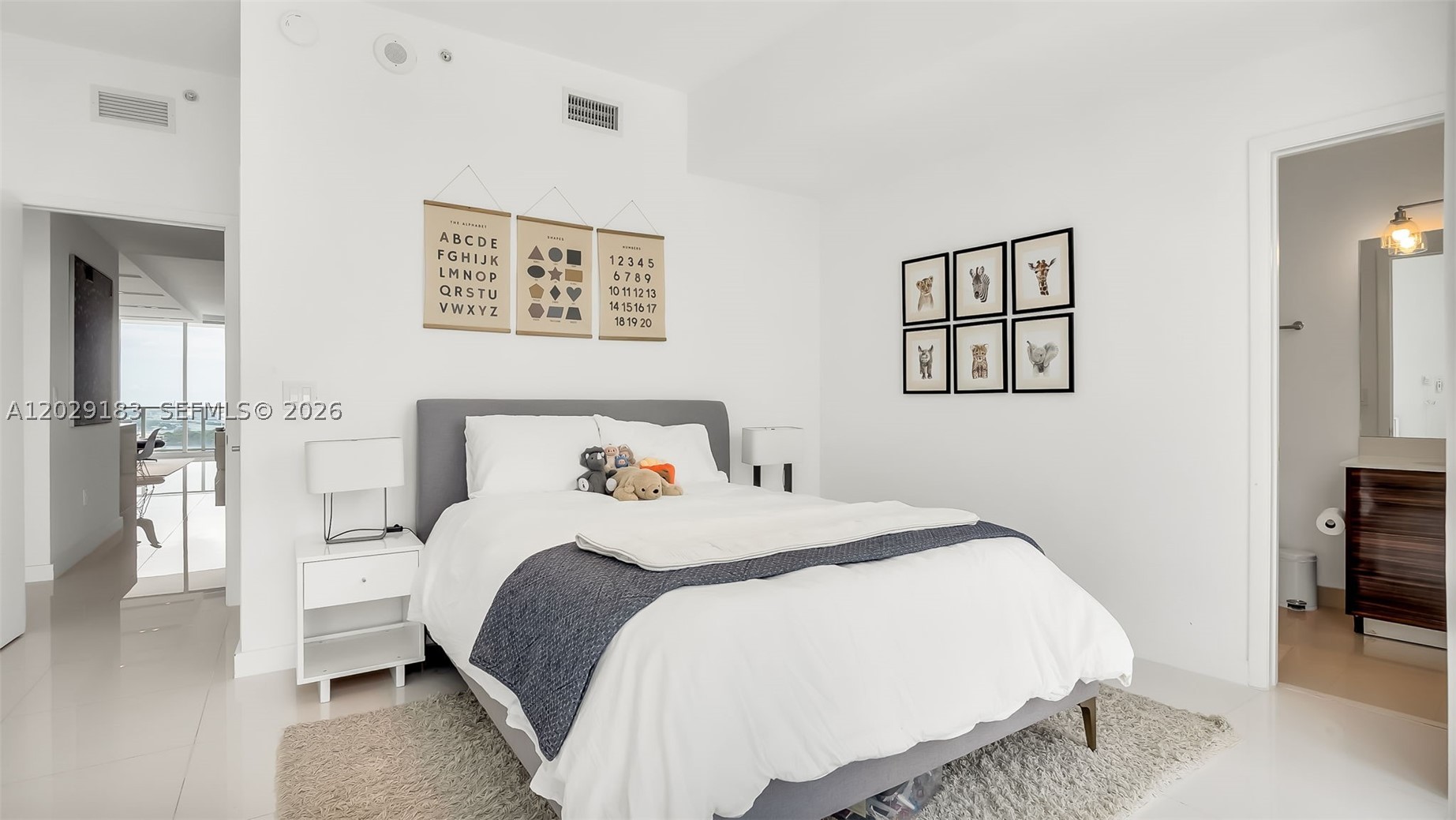 image Paramount Bay31
