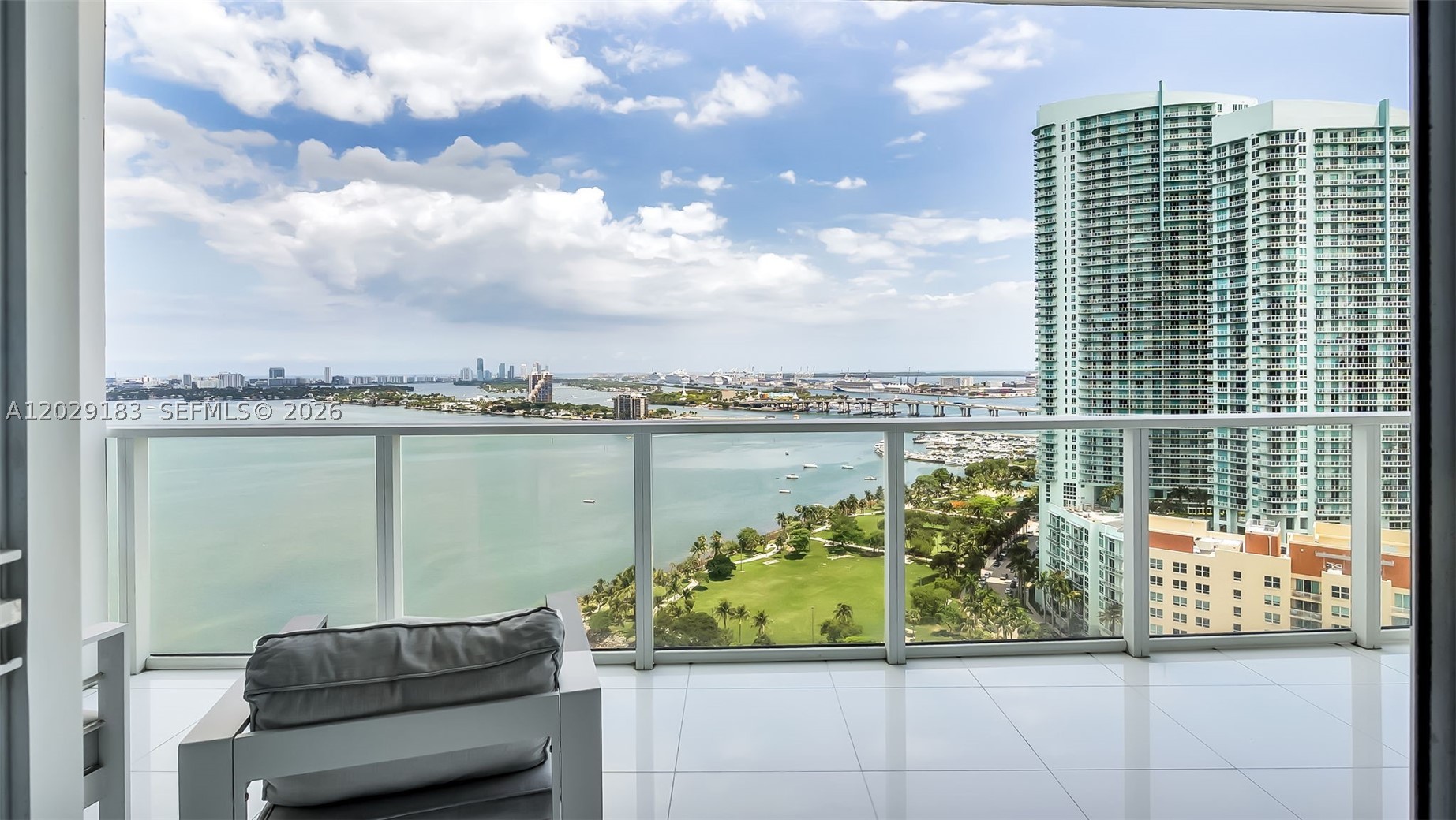 image Paramount Bay38