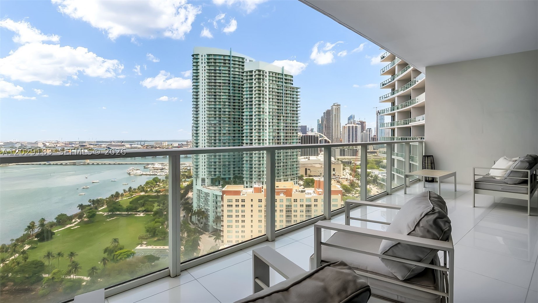 image Paramount Bay40
