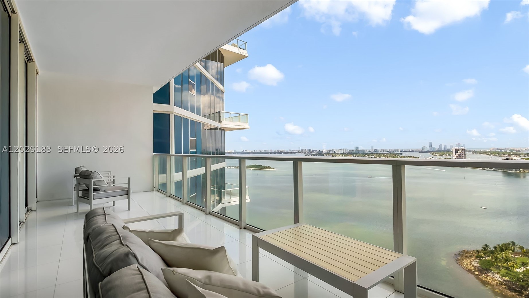 image Paramount Bay41