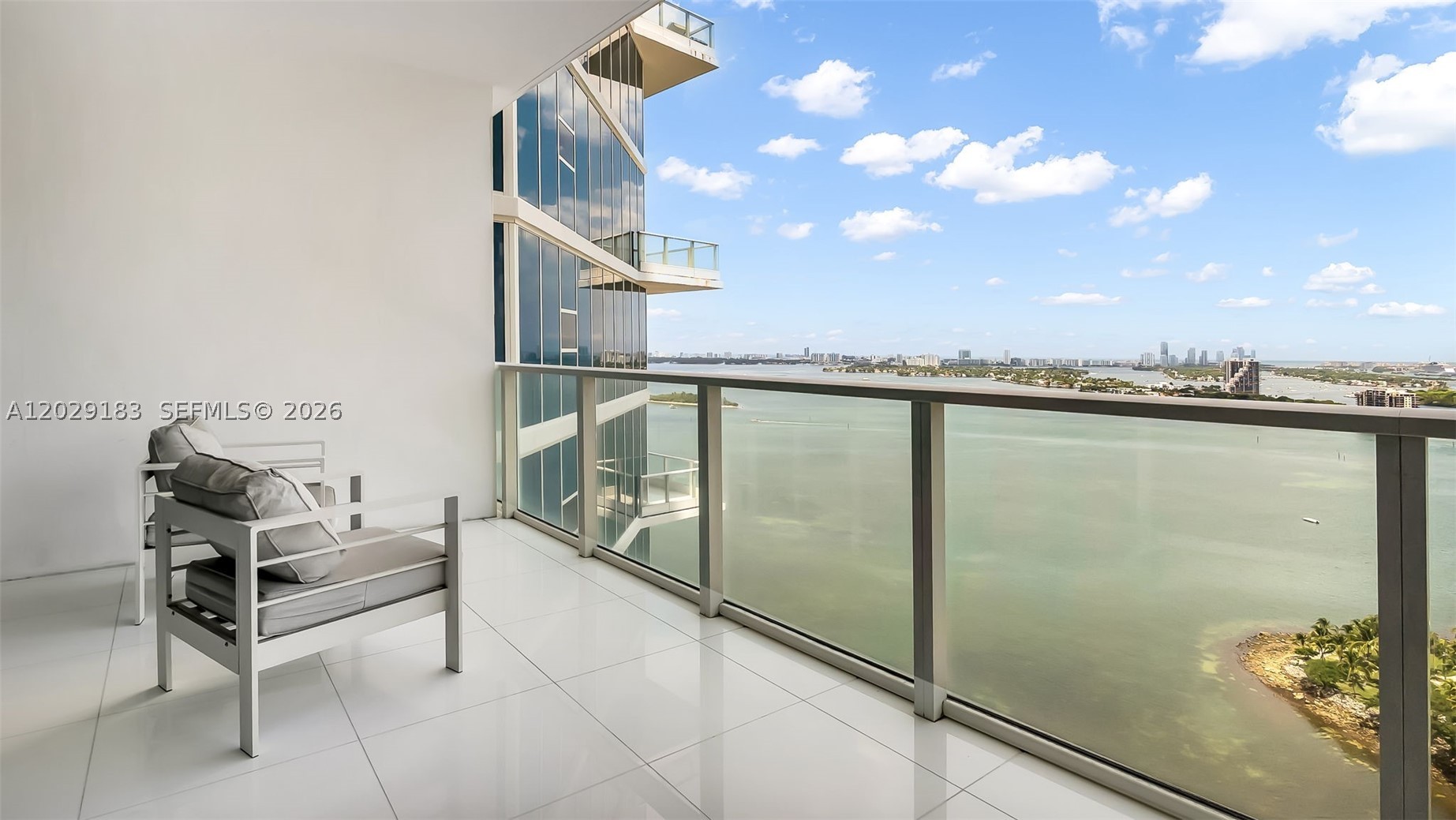 image Paramount Bay43