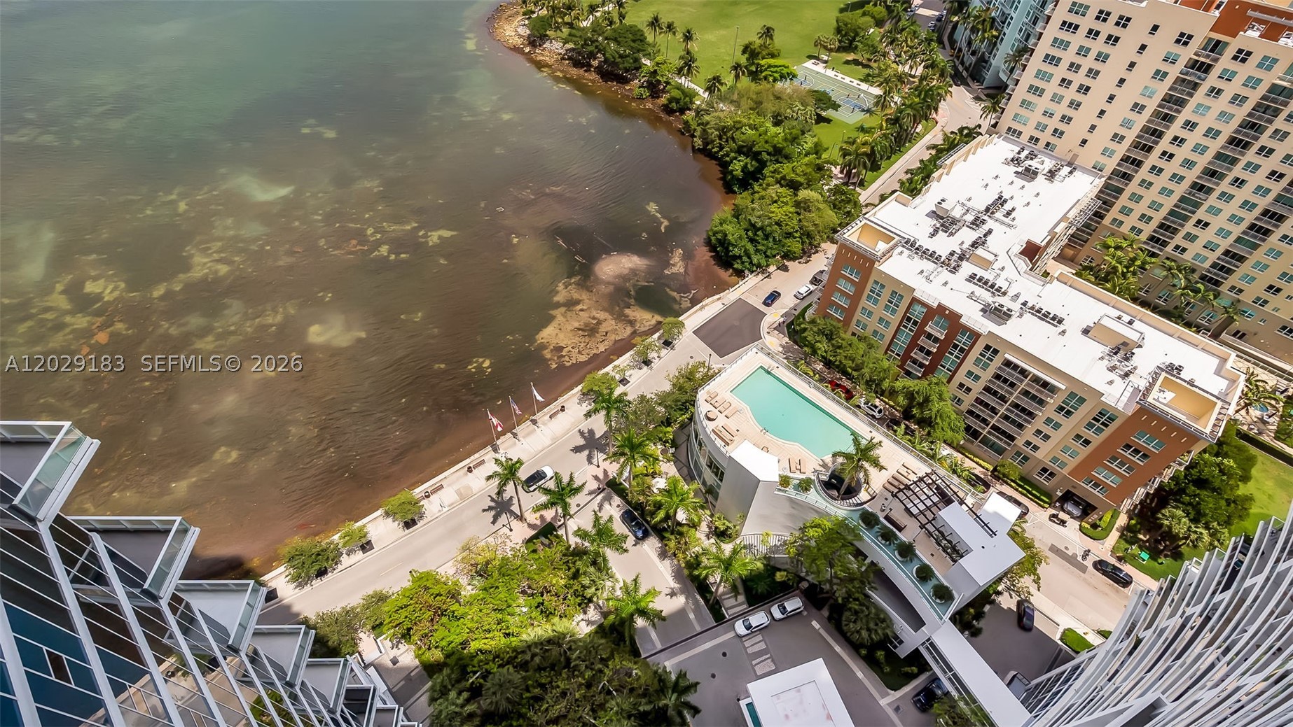 image Paramount Bay45