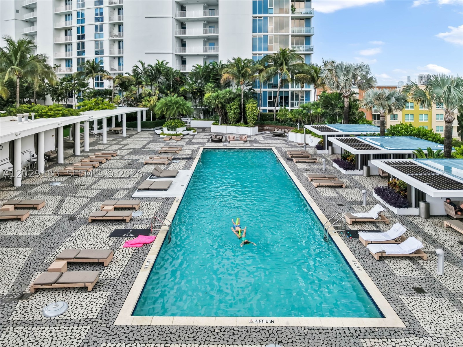 image Paramount Bay49