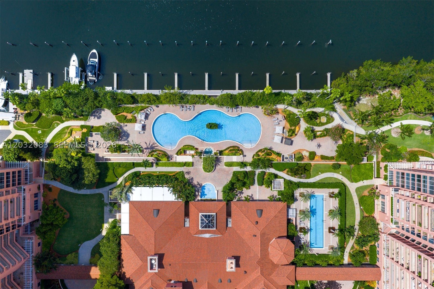 60 Edgewater Dr #TS-D Coral Gables, FL 33133