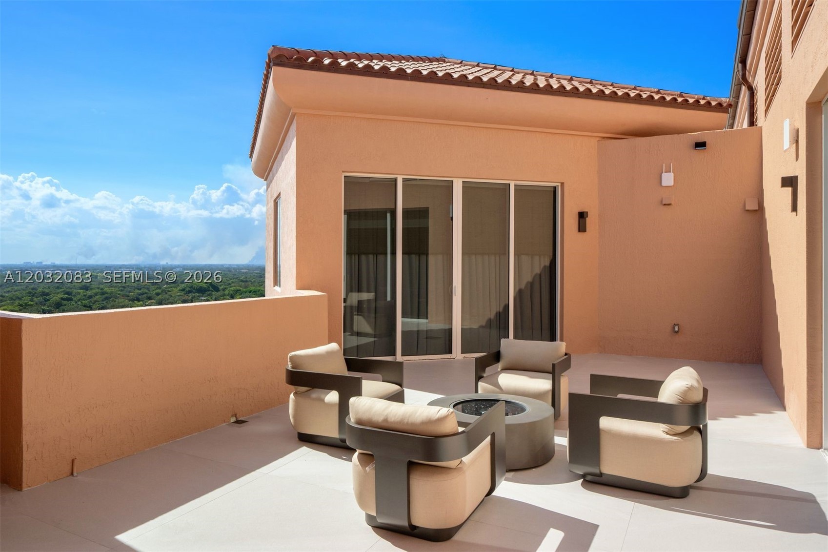 60 Edgewater Dr #TS-D Coral Gables, FL 33133