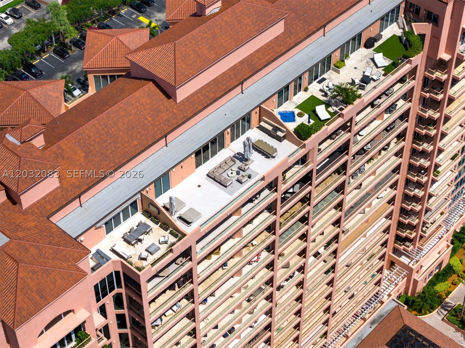 60 Edgewater Dr #TS-D Coral Gables, FL 33133
