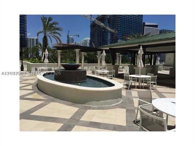 image Nine at Mary Brickell Village31