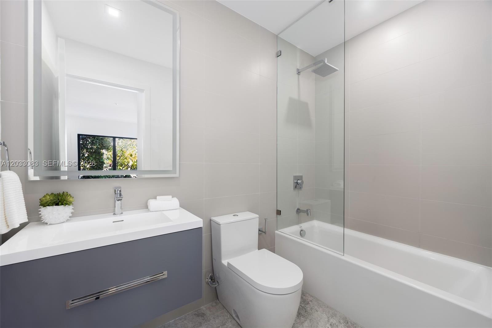 202 Sunrise #202B Key Biscayne, FL 33149