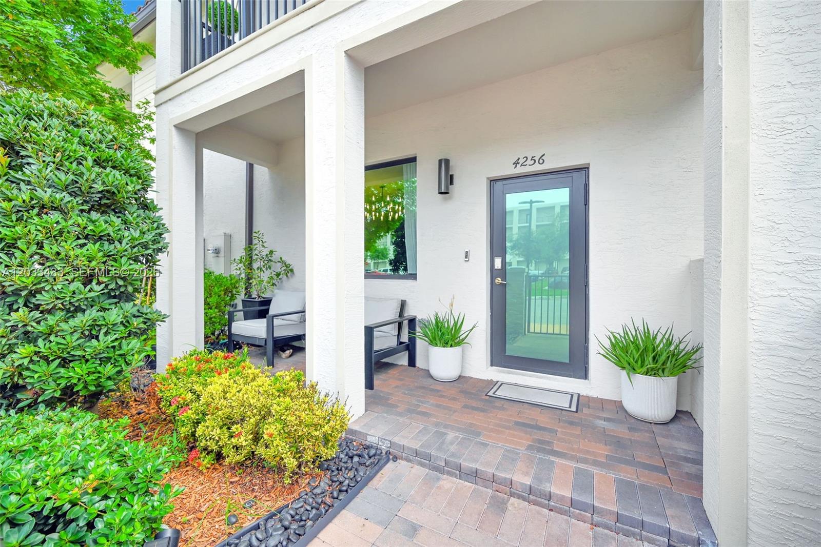 4256 NW 83rd Ave Doral, FL 33166