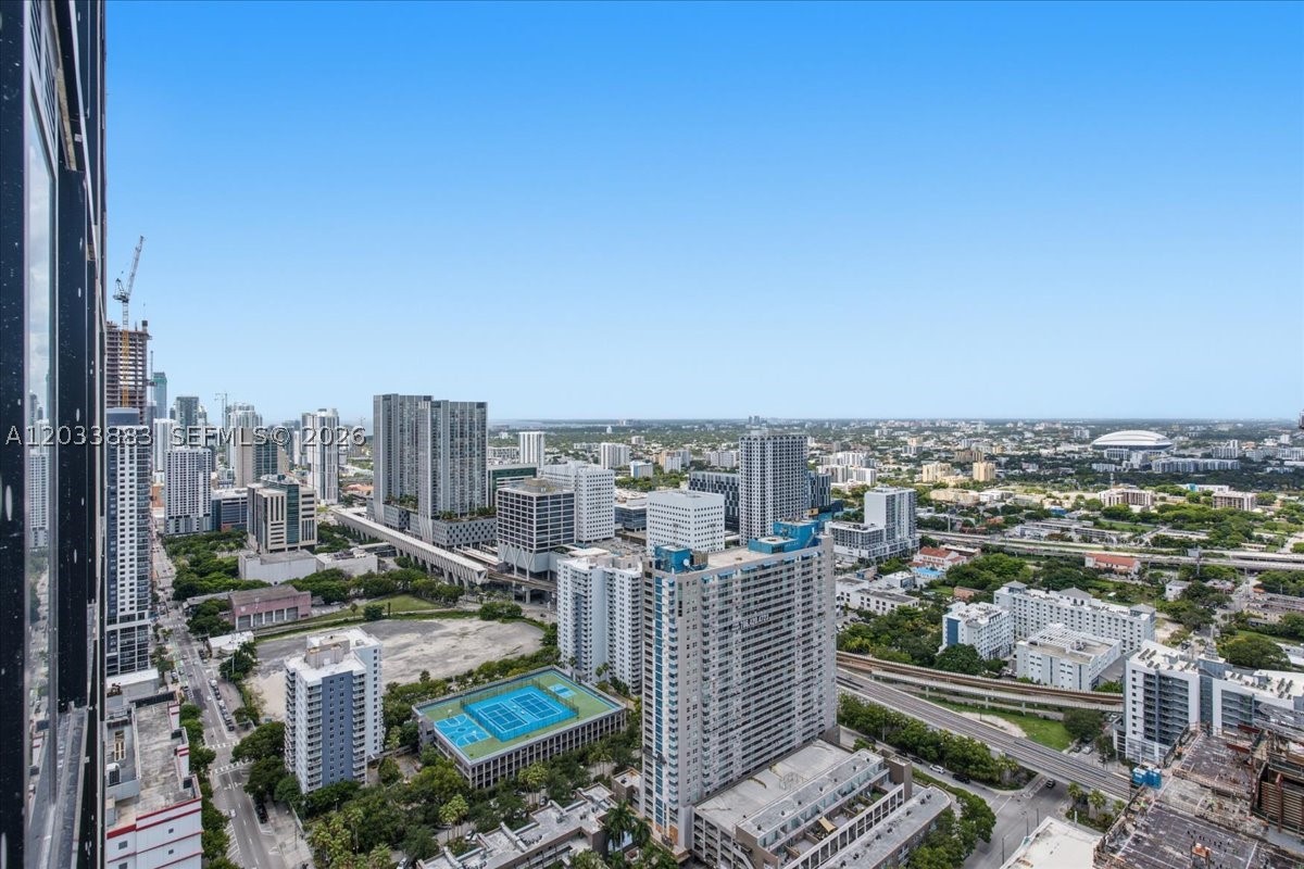 image E11EVEN Hotel & Residences9