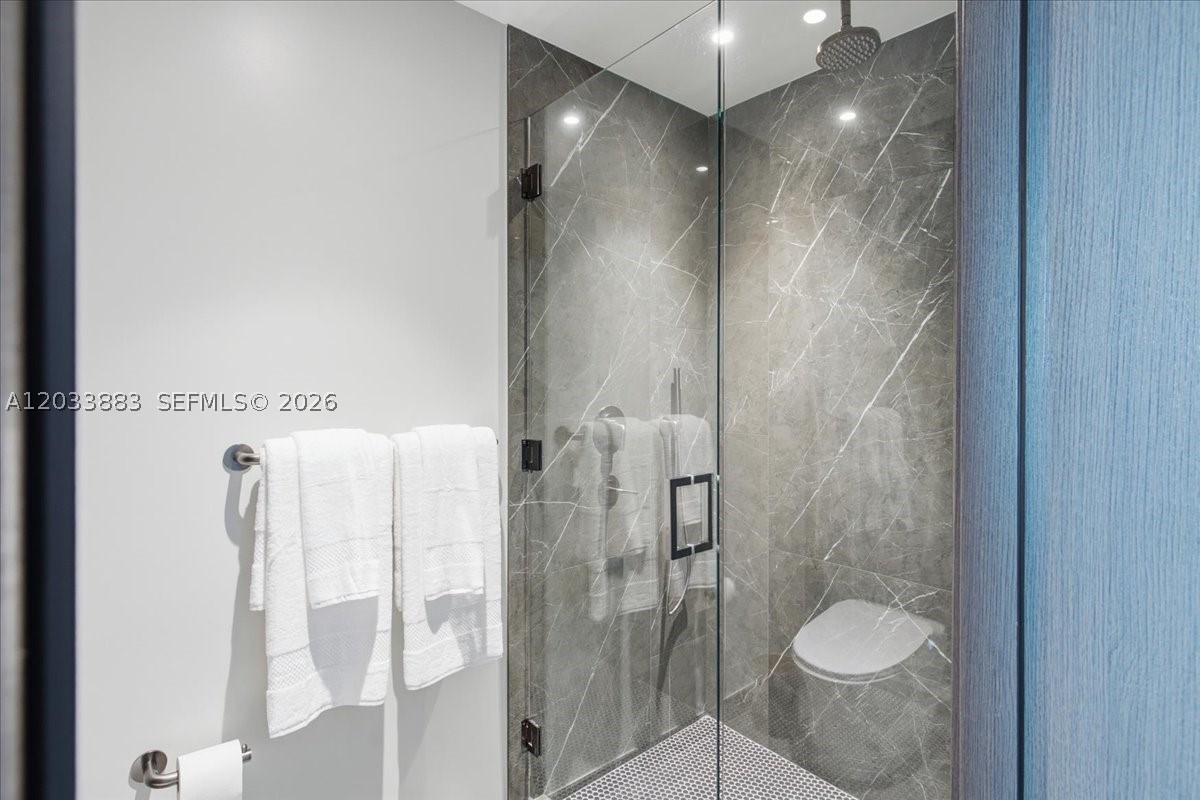 image E11EVEN Hotel & Residences6