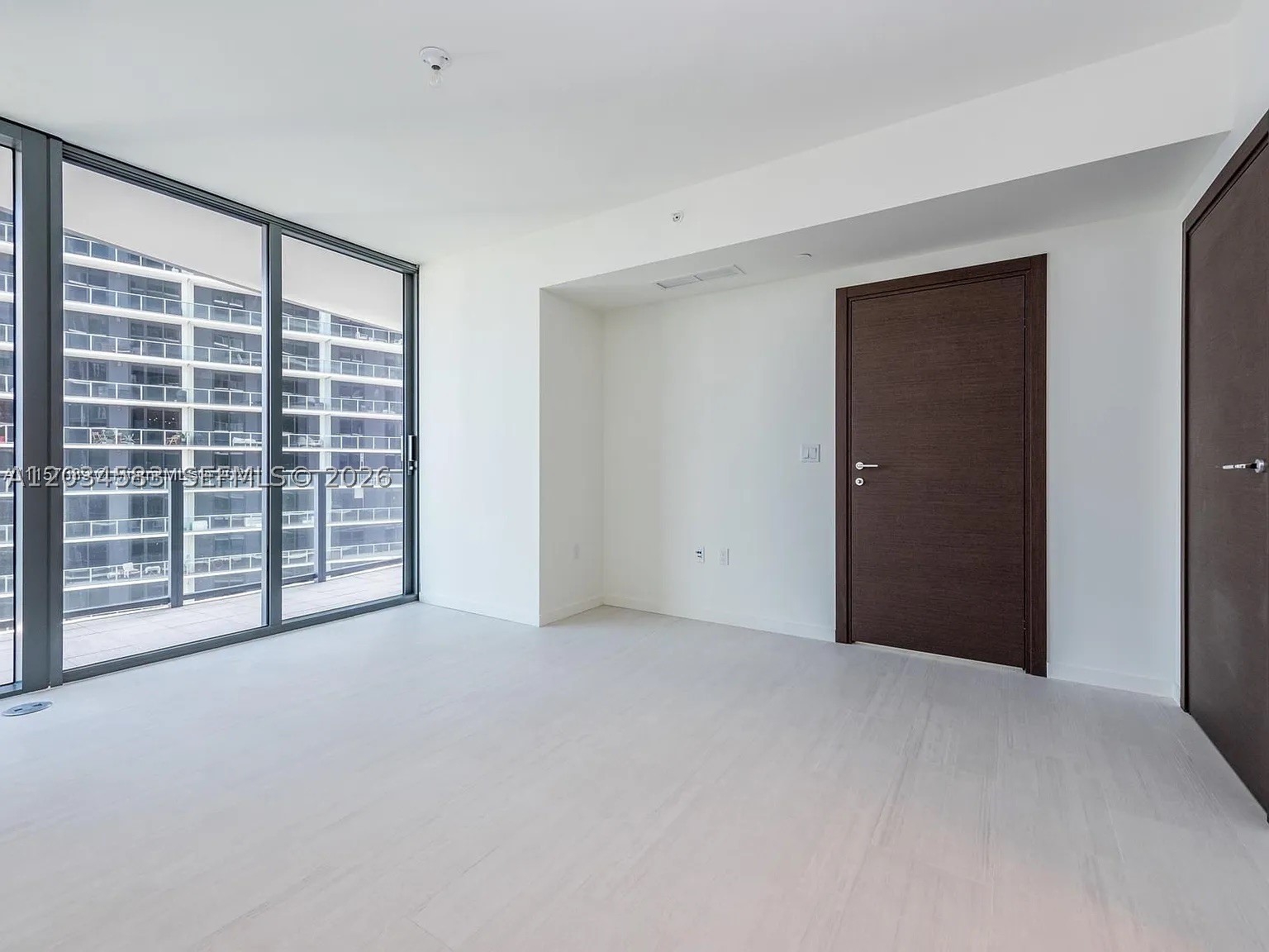 image Brickell Flatiron10