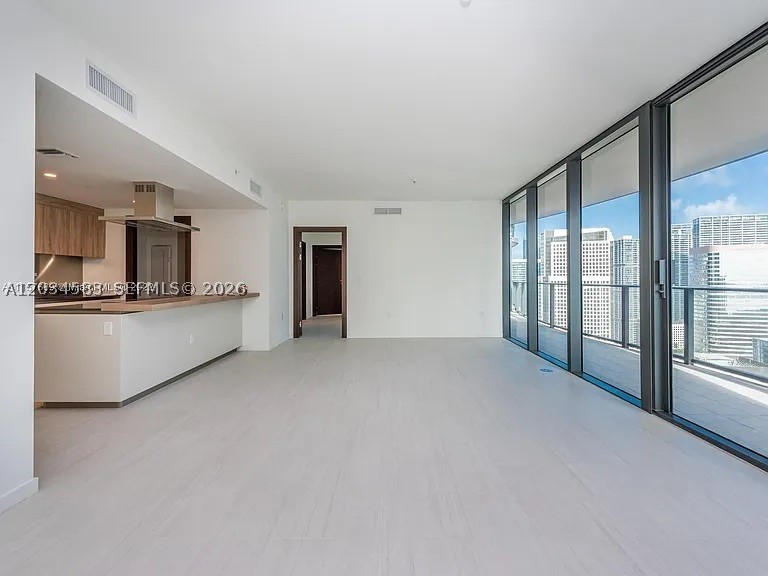image Brickell Flatiron5