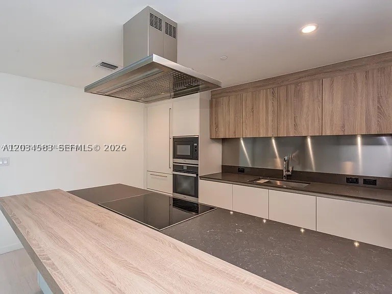 image Brickell Flatiron8