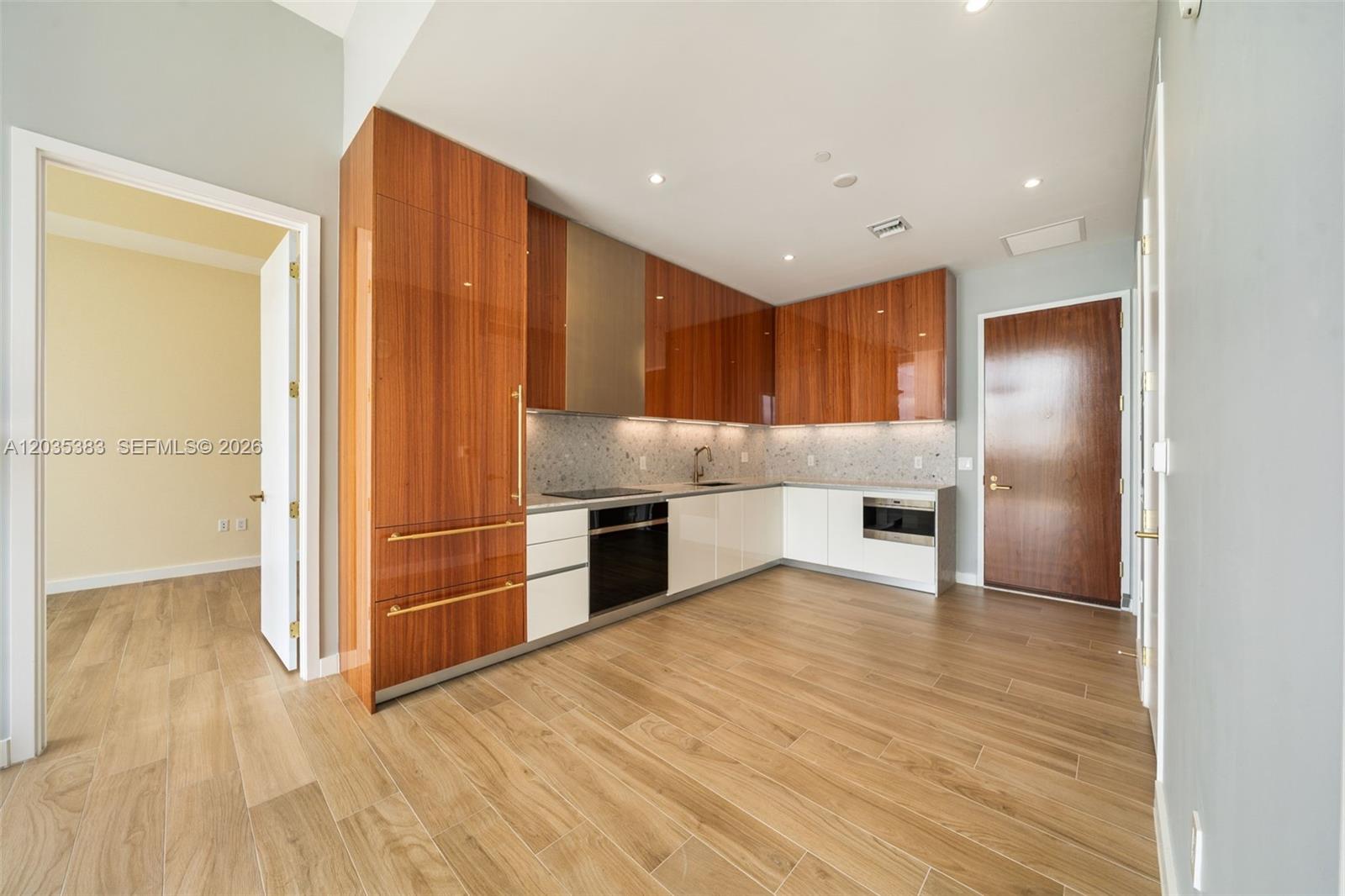 2655 S Bayshore #1906 Coconut Grove, FL 33133