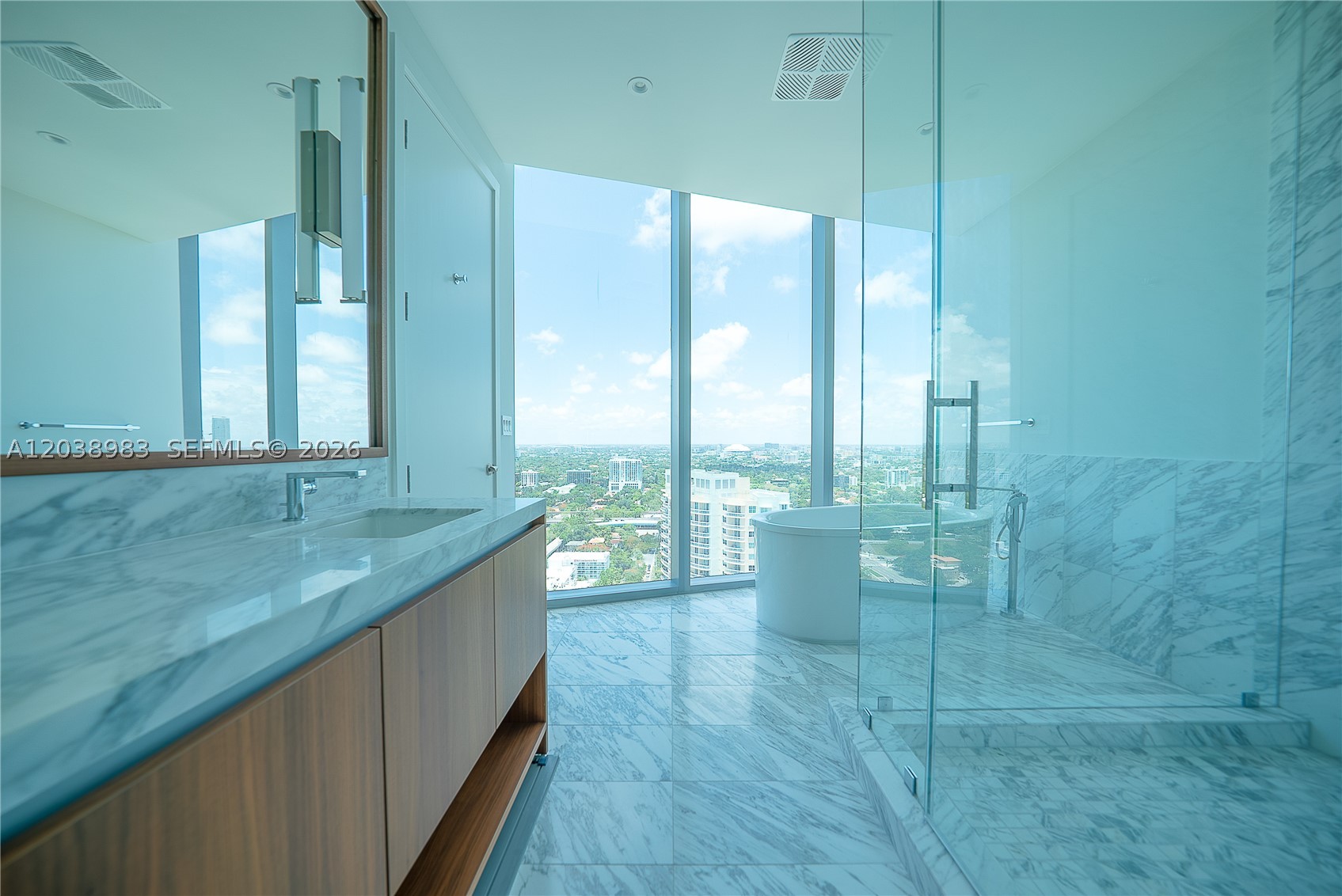 175 SE 25th Rd #2703 Miami, FL 33129