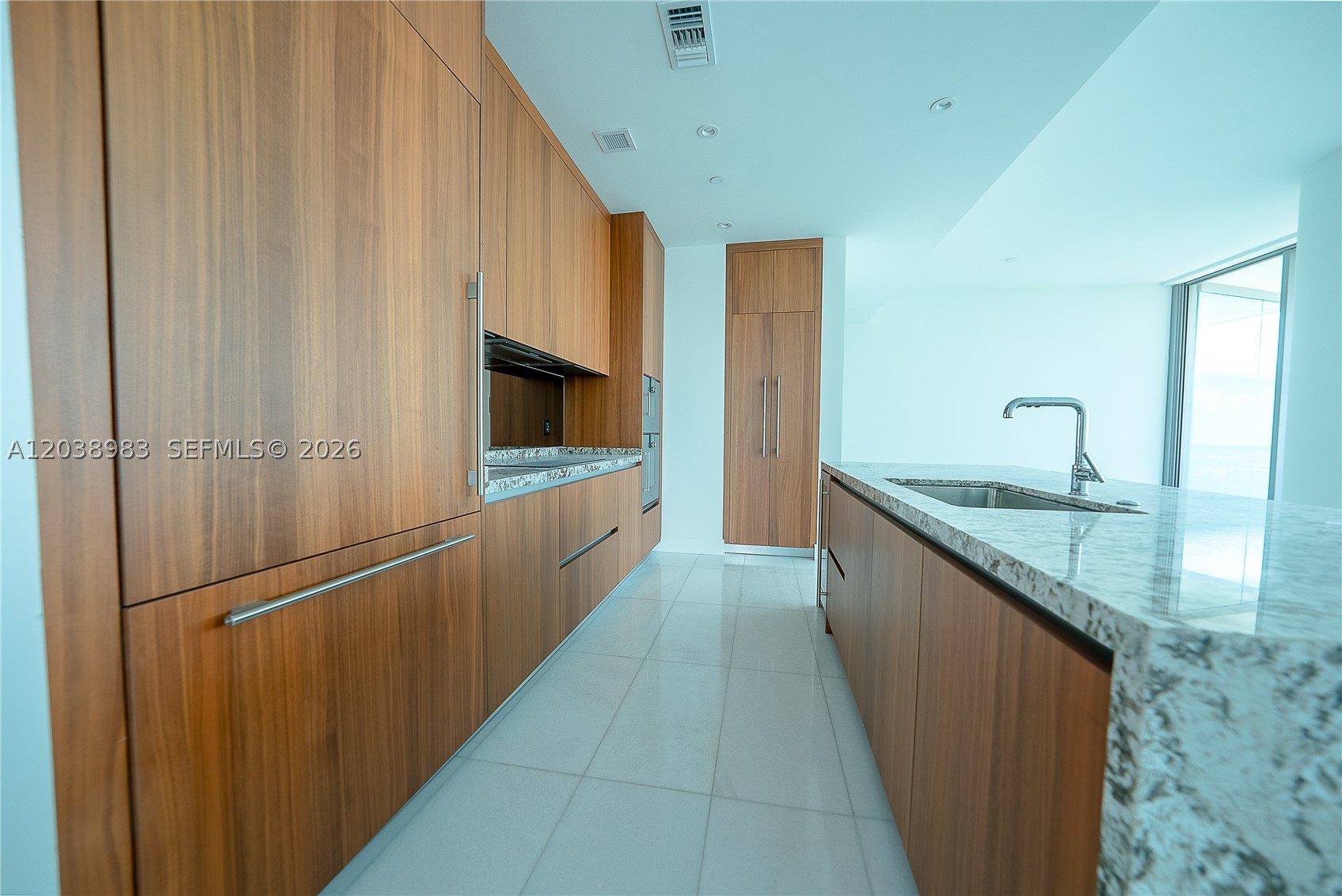 175 SE 25th Rd #2703 Miami, FL 33129
