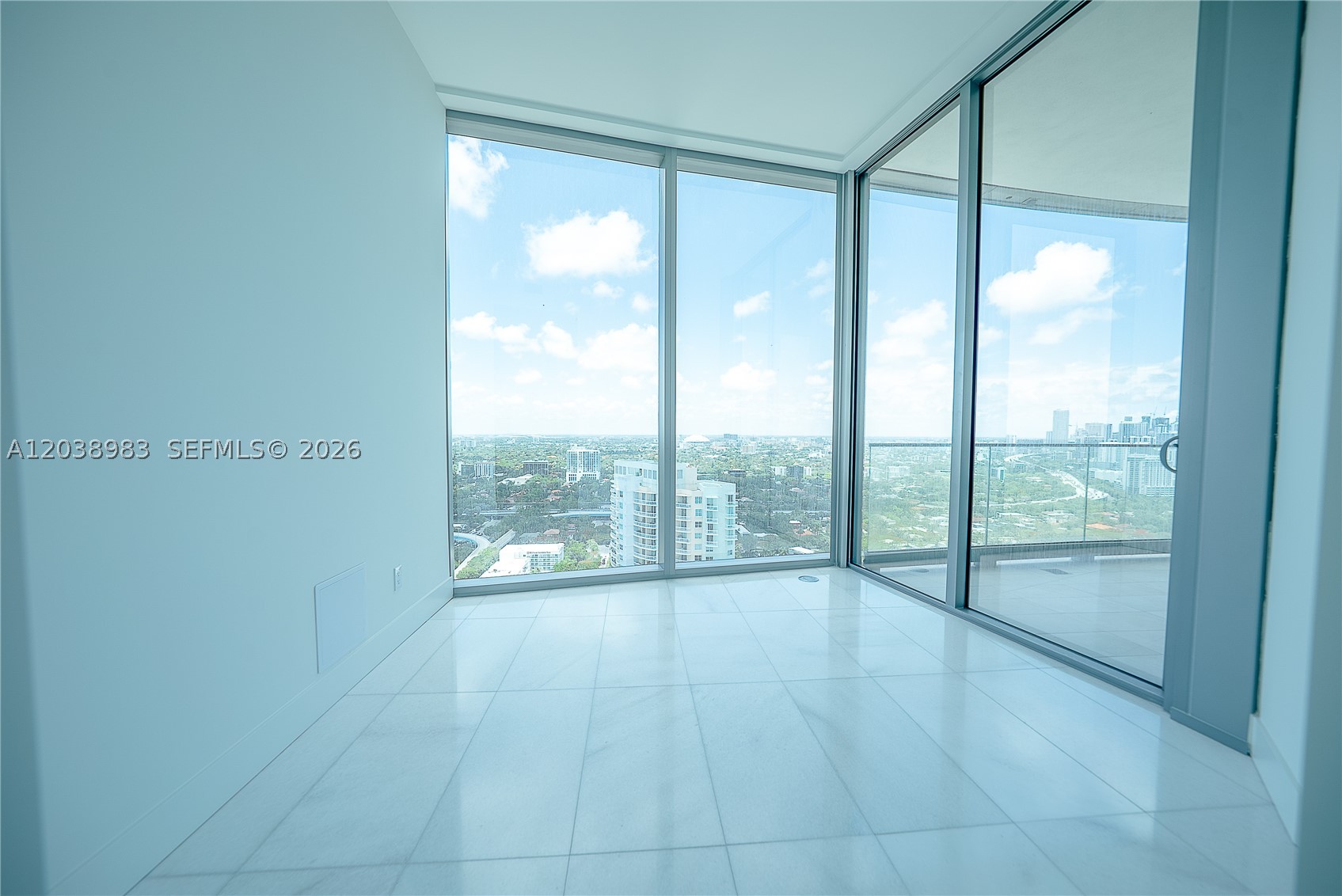 175 SE 25th Rd #2703 Miami, FL 33129